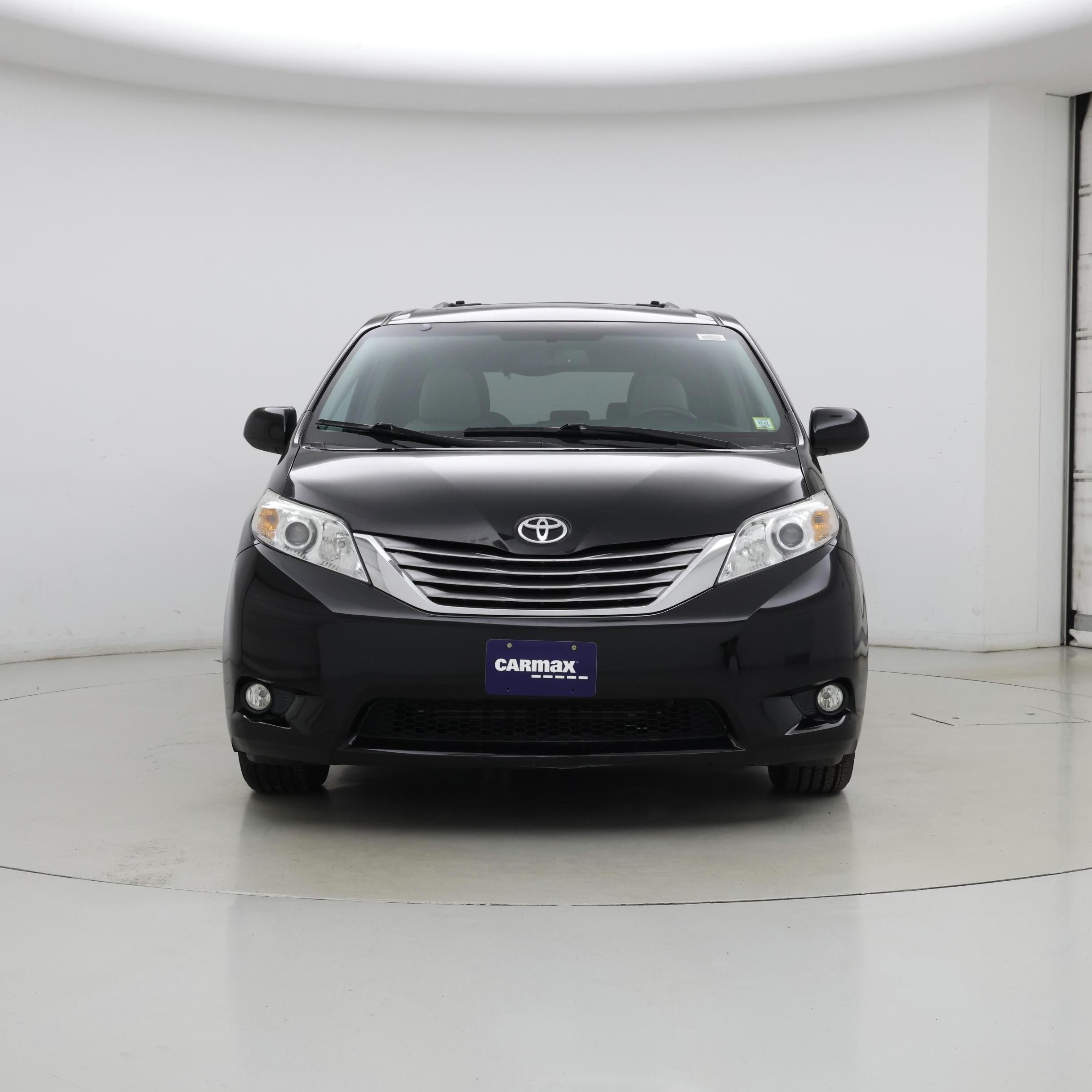 Thumbnail: 2017 Toyota Sienna - 5