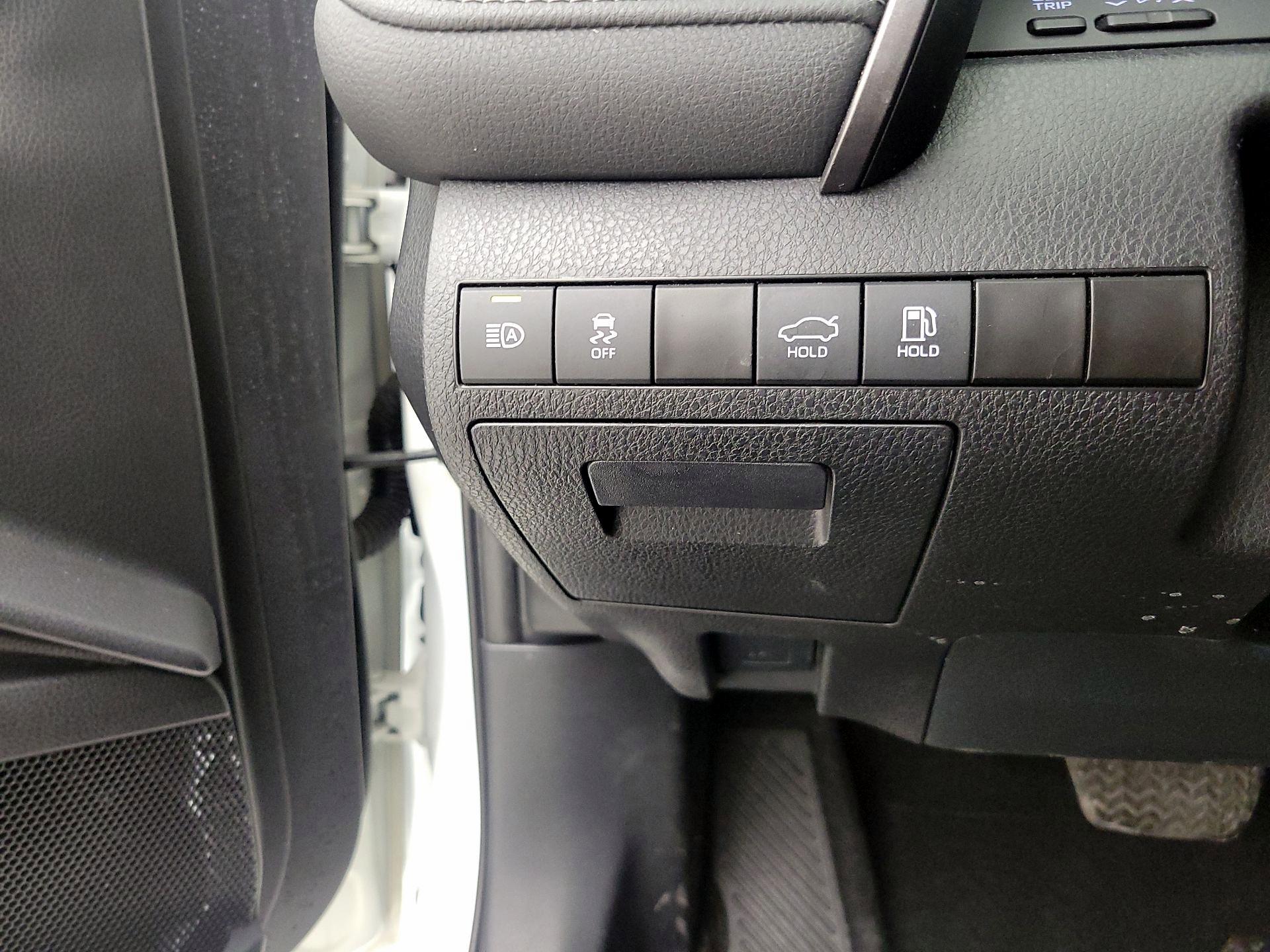 Thumbnail: 2023 Toyota Camry - 13