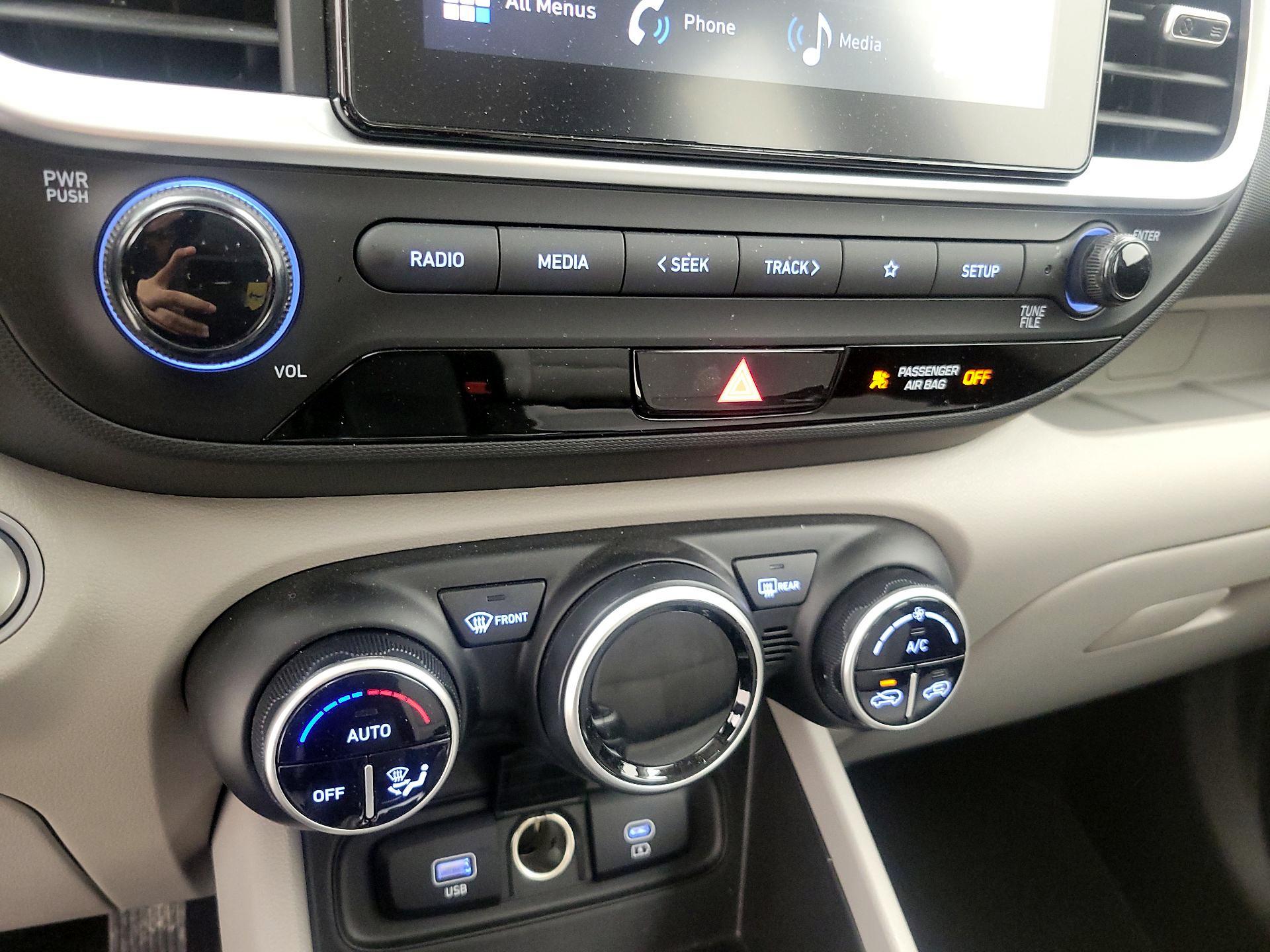 Thumbnail: 2024 Hyundai Venue - 16