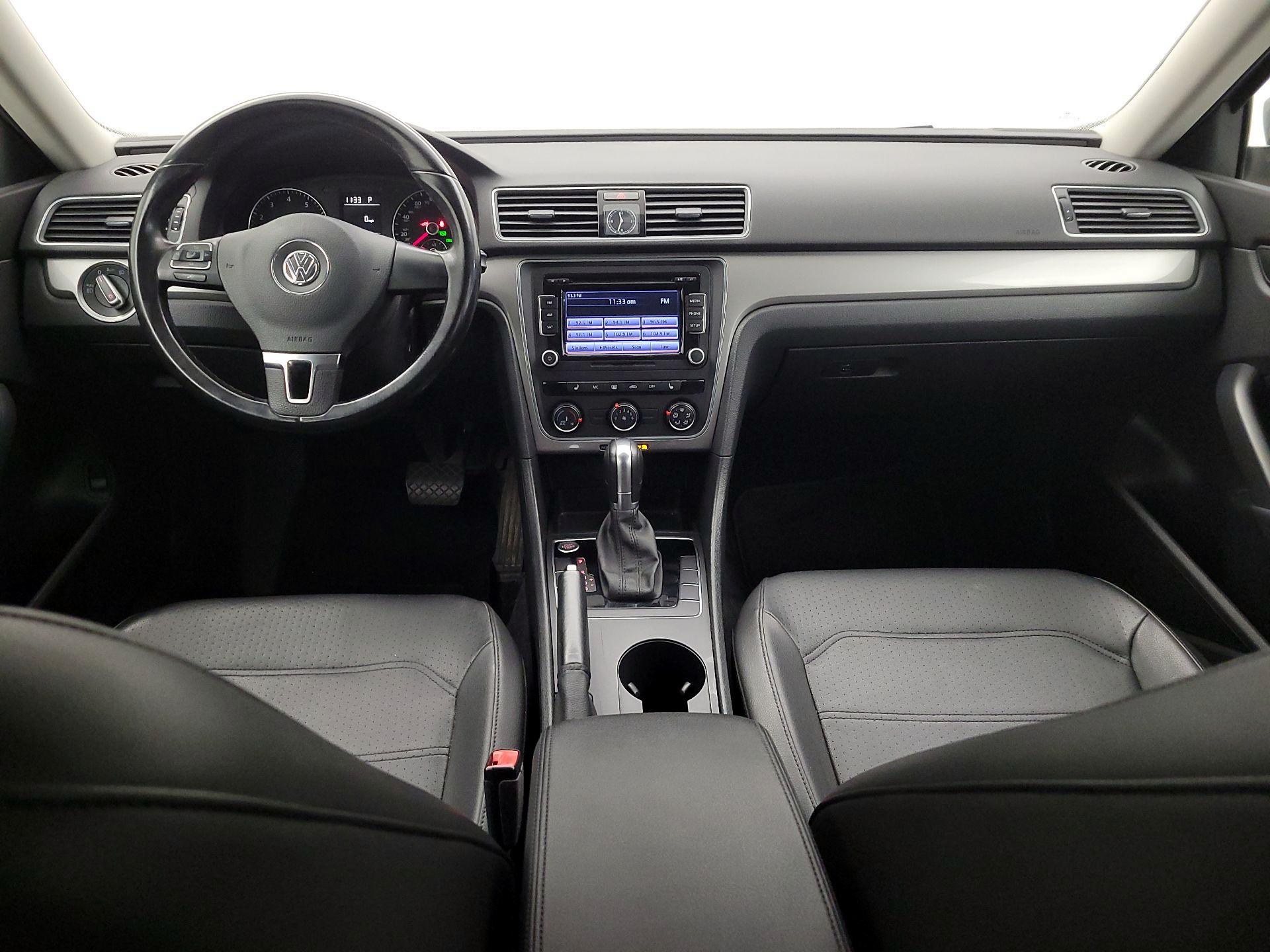 Thumbnail: 2015 Volkswagen Passat - 9