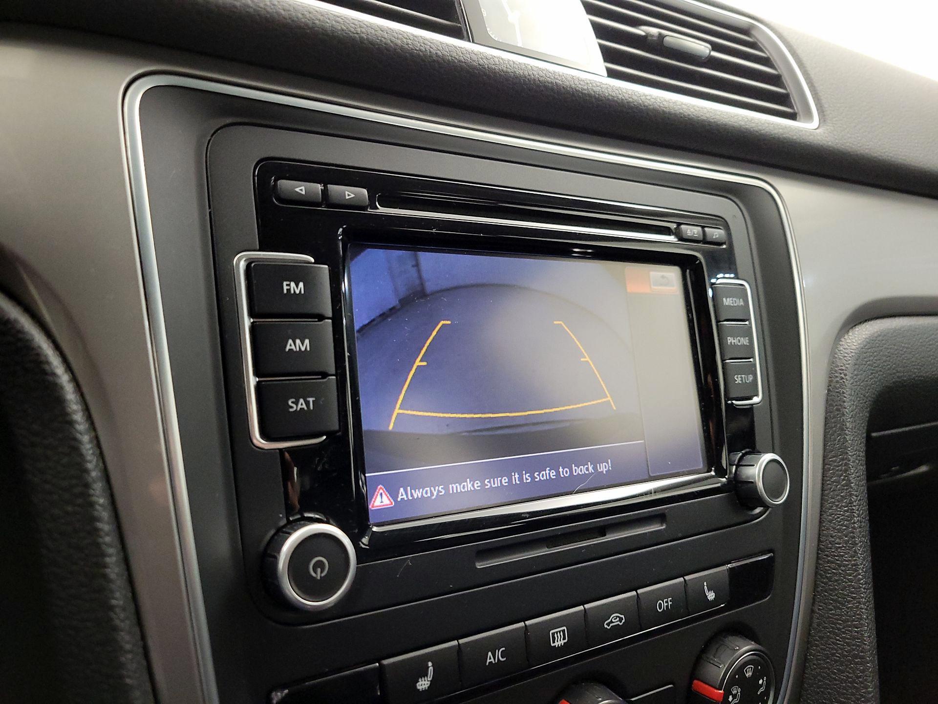 Thumbnail: 2015 Volkswagen Passat - 14