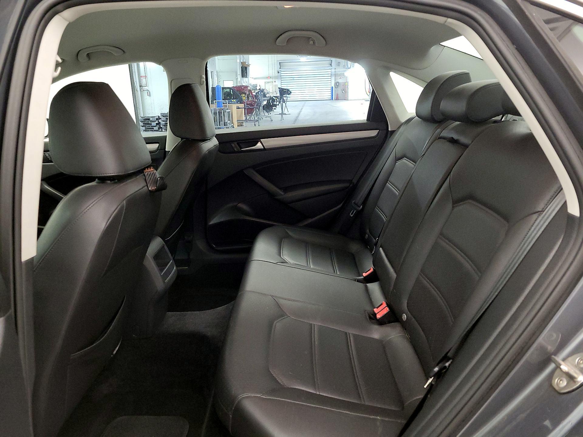 Thumbnail: 2015 Volkswagen Passat - 18