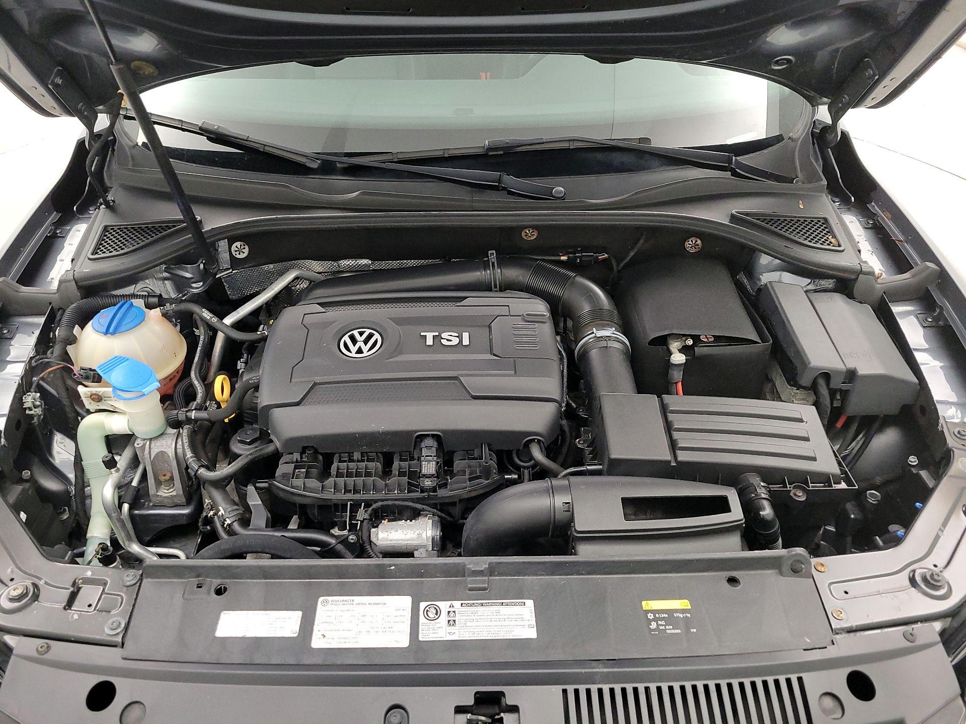 Thumbnail: 2015 Volkswagen Passat - 20