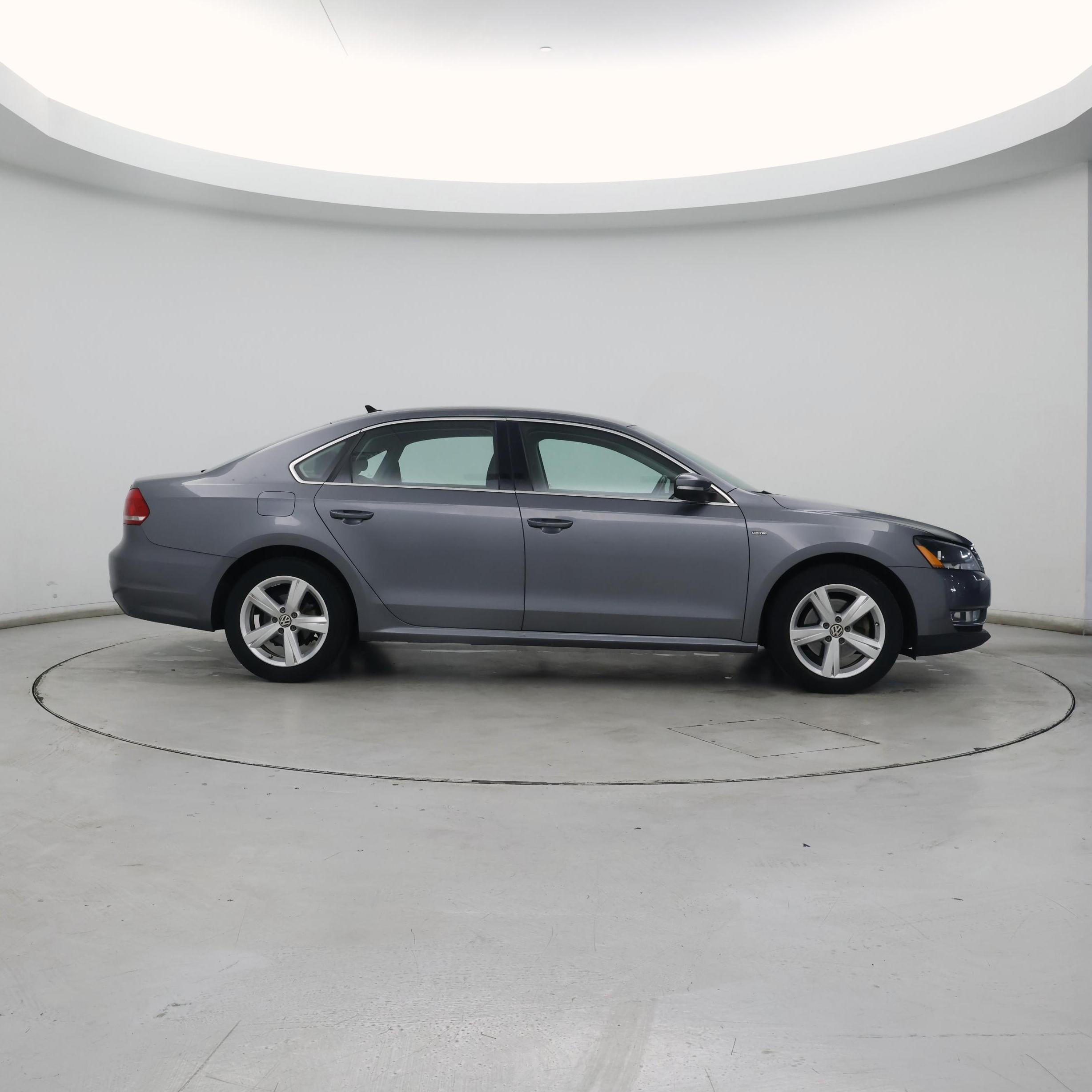 Thumbnail: 2015 Volkswagen Passat - 7