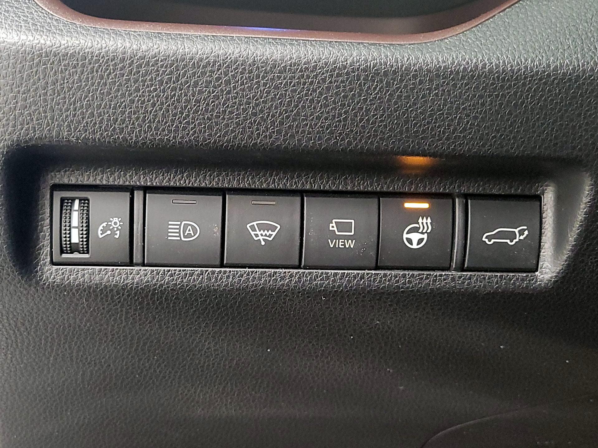 Thumbnail: 2020 Toyota RAV4 - 13