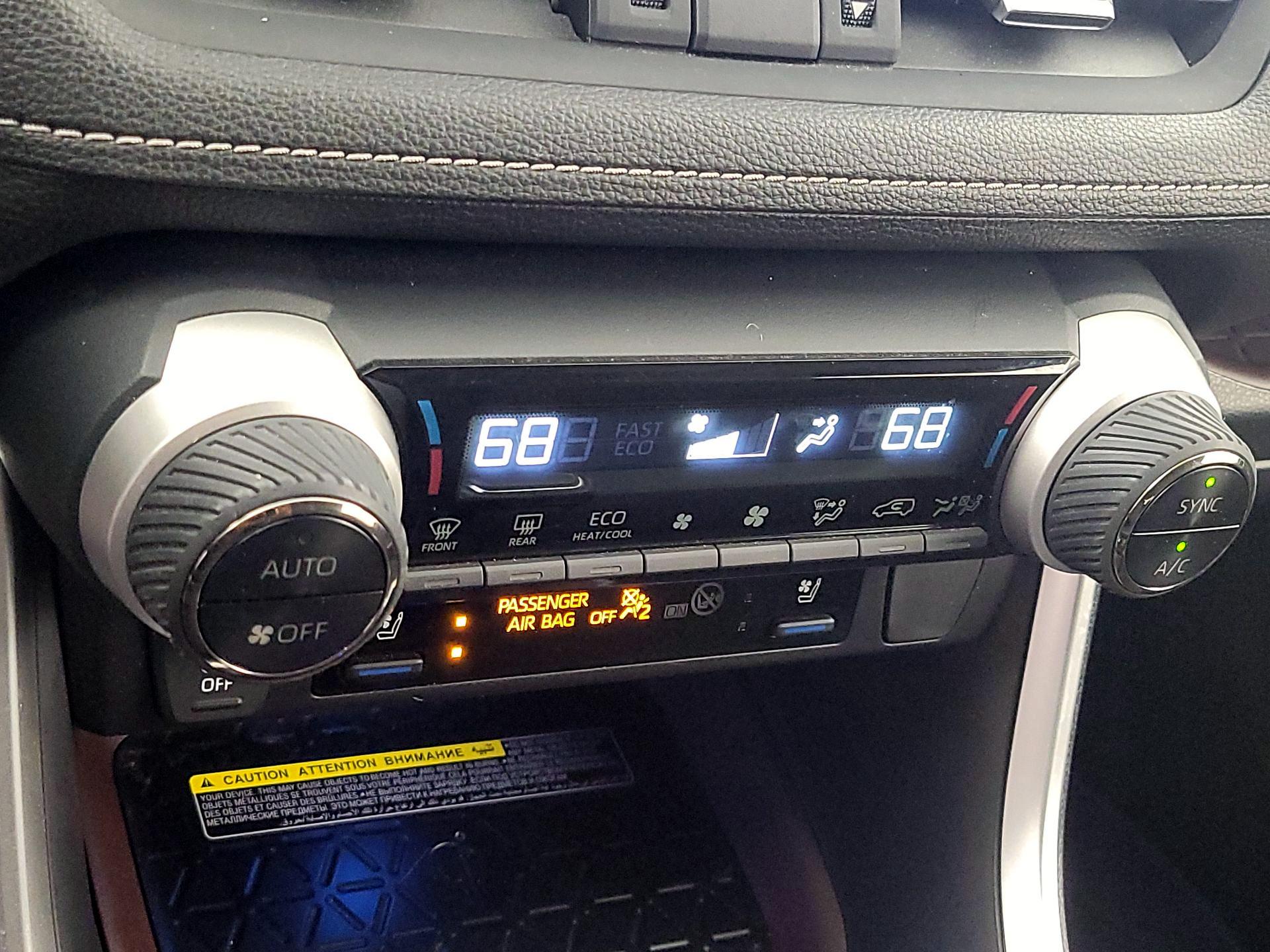 Thumbnail: 2020 Toyota RAV4 - 17