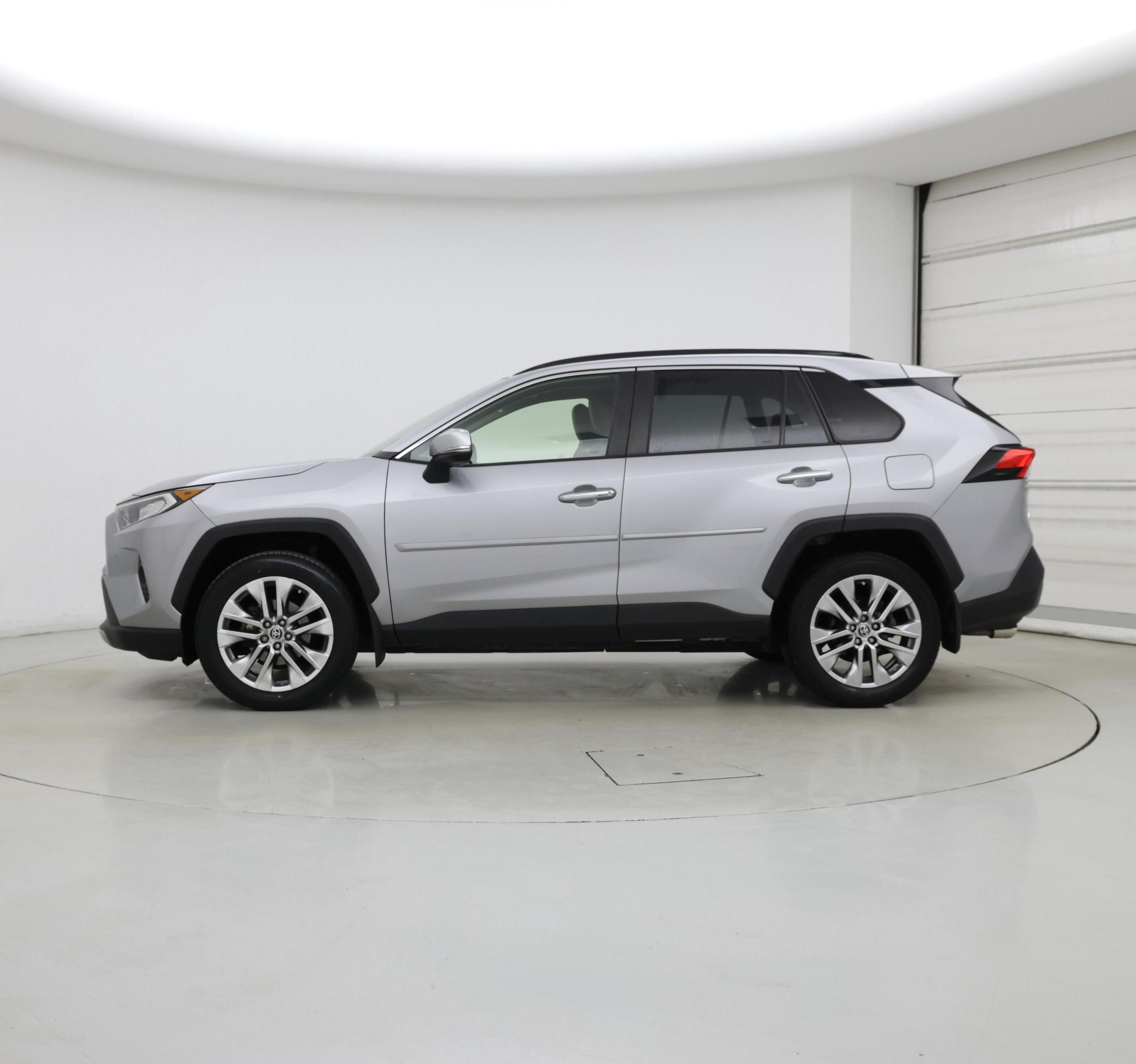 Thumbnail: 2020 Toyota RAV4 - 3