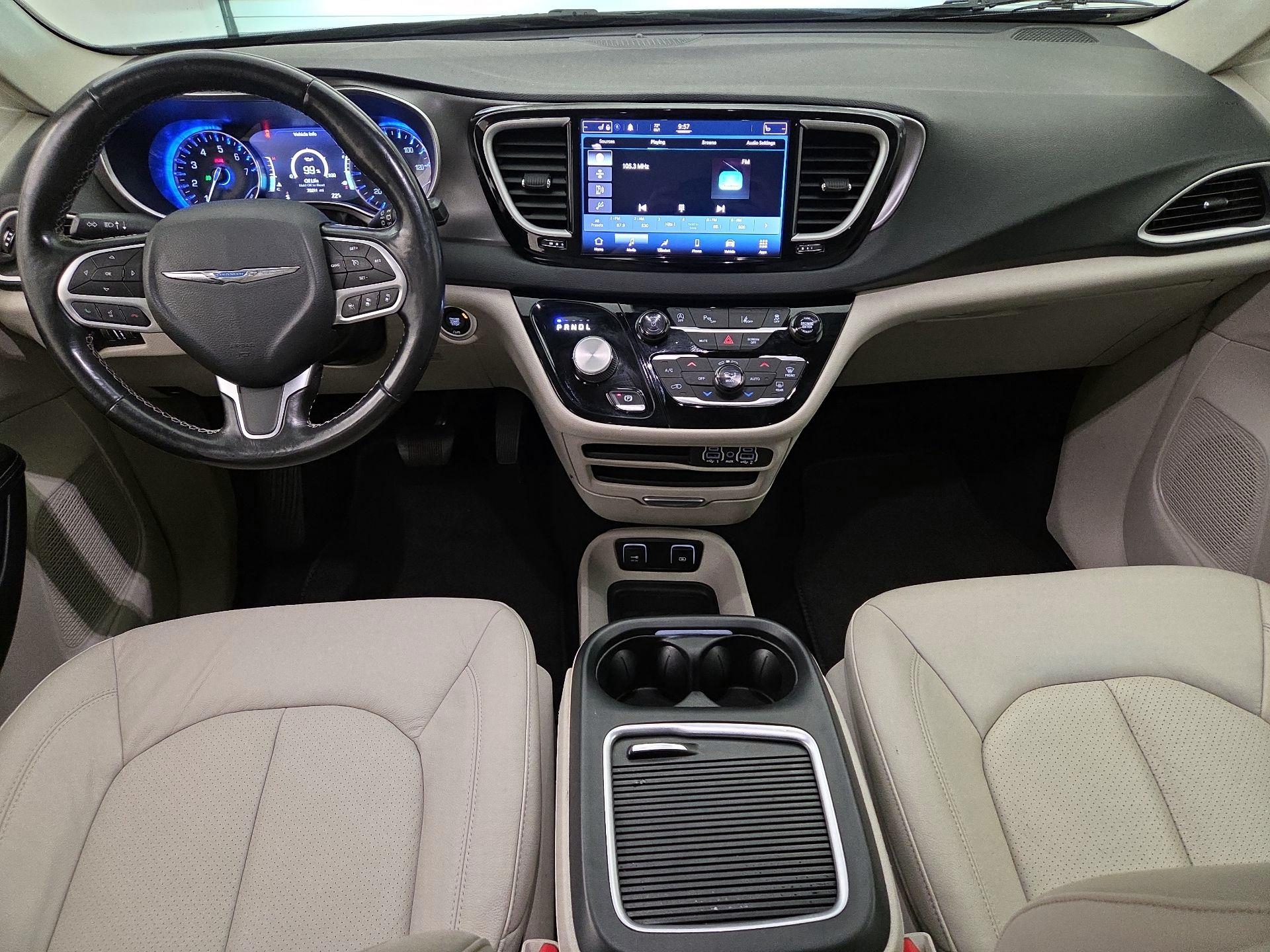 Thumbnail: 2021 Chrysler Pacifica - 9