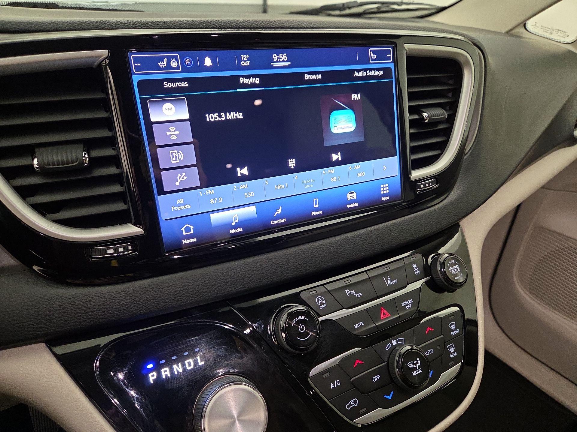 Thumbnail: 2021 Chrysler Pacifica - 15