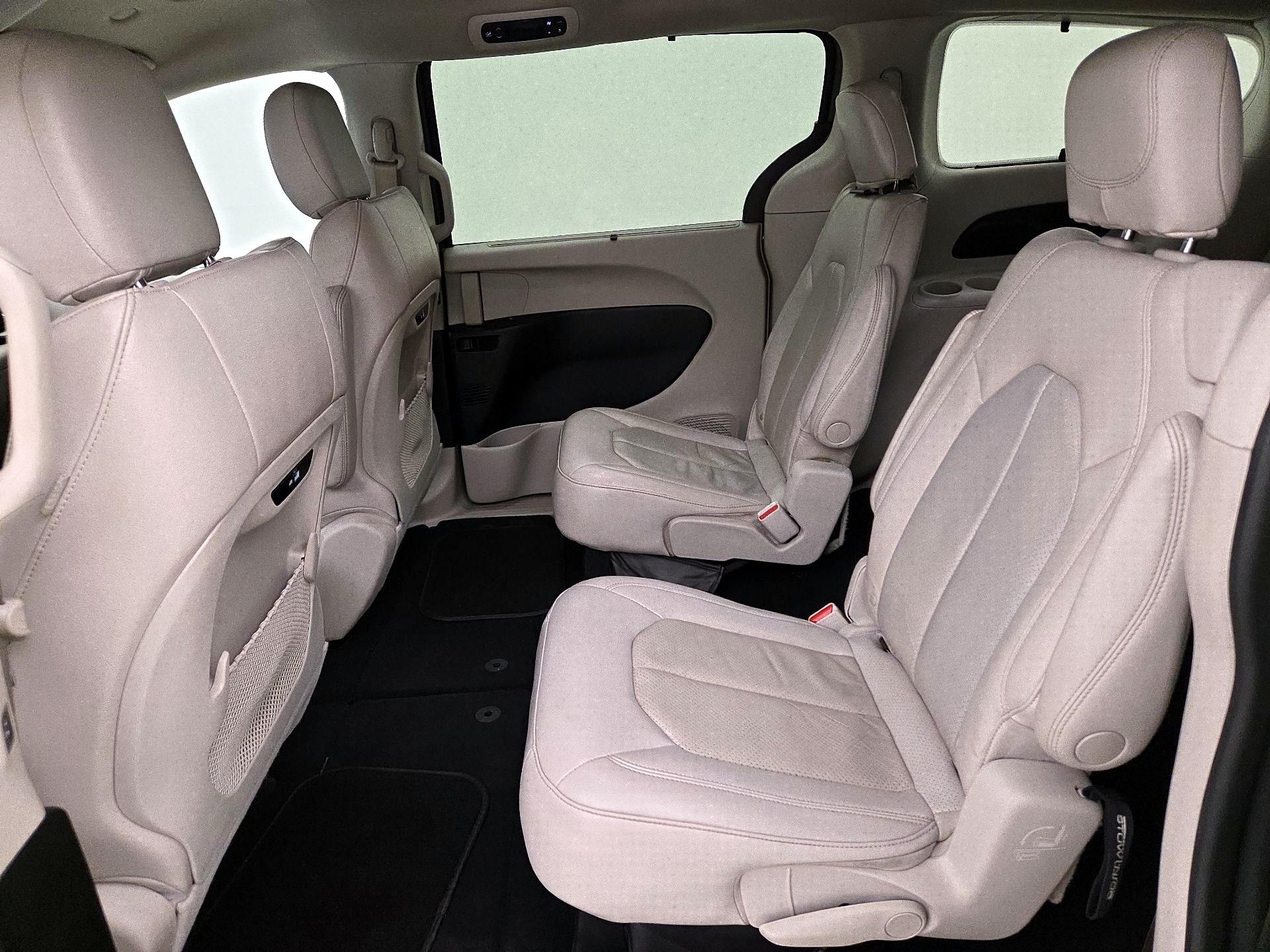 Thumbnail: 2021 Chrysler Pacifica - 19