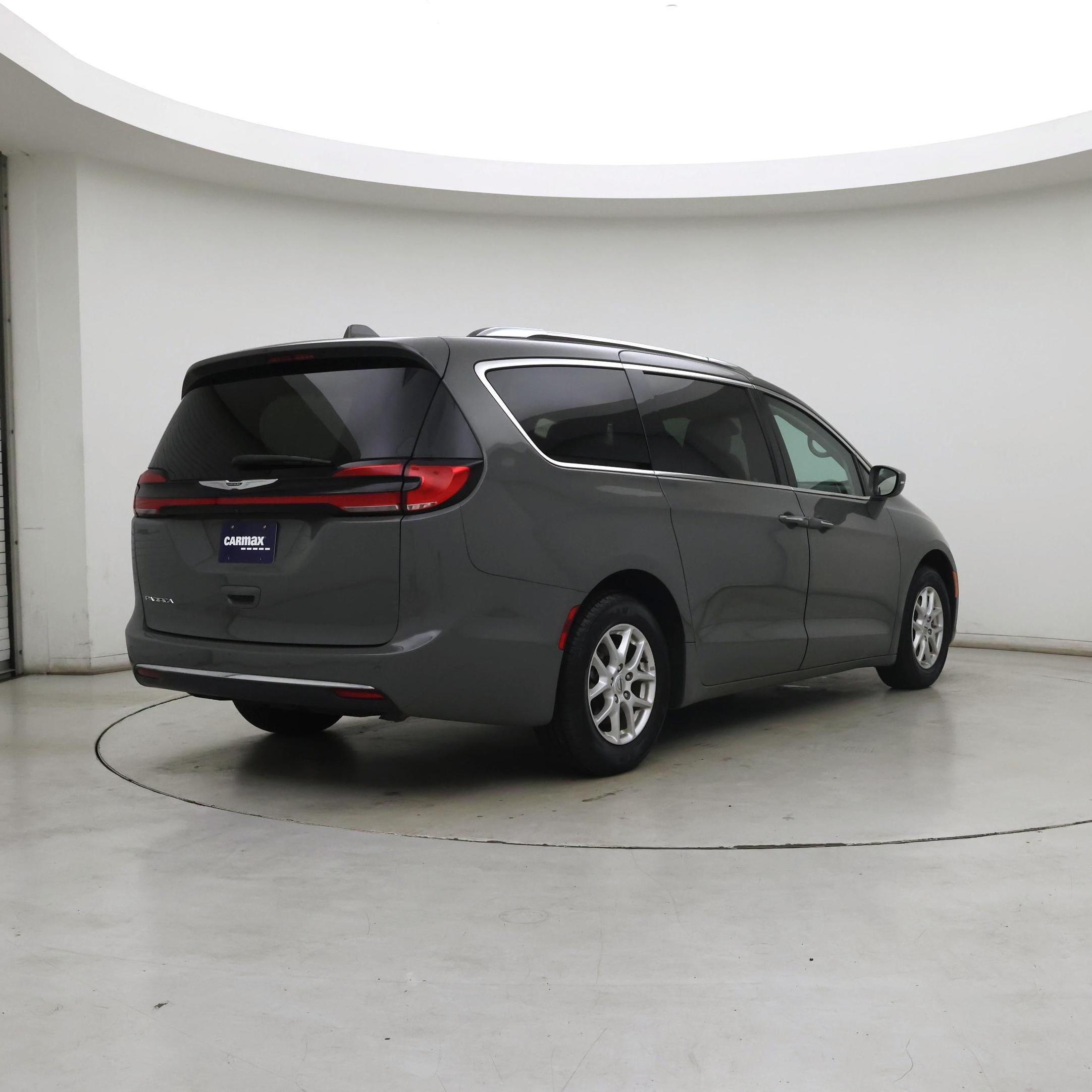 Thumbnail: 2021 Chrysler Pacifica - 8