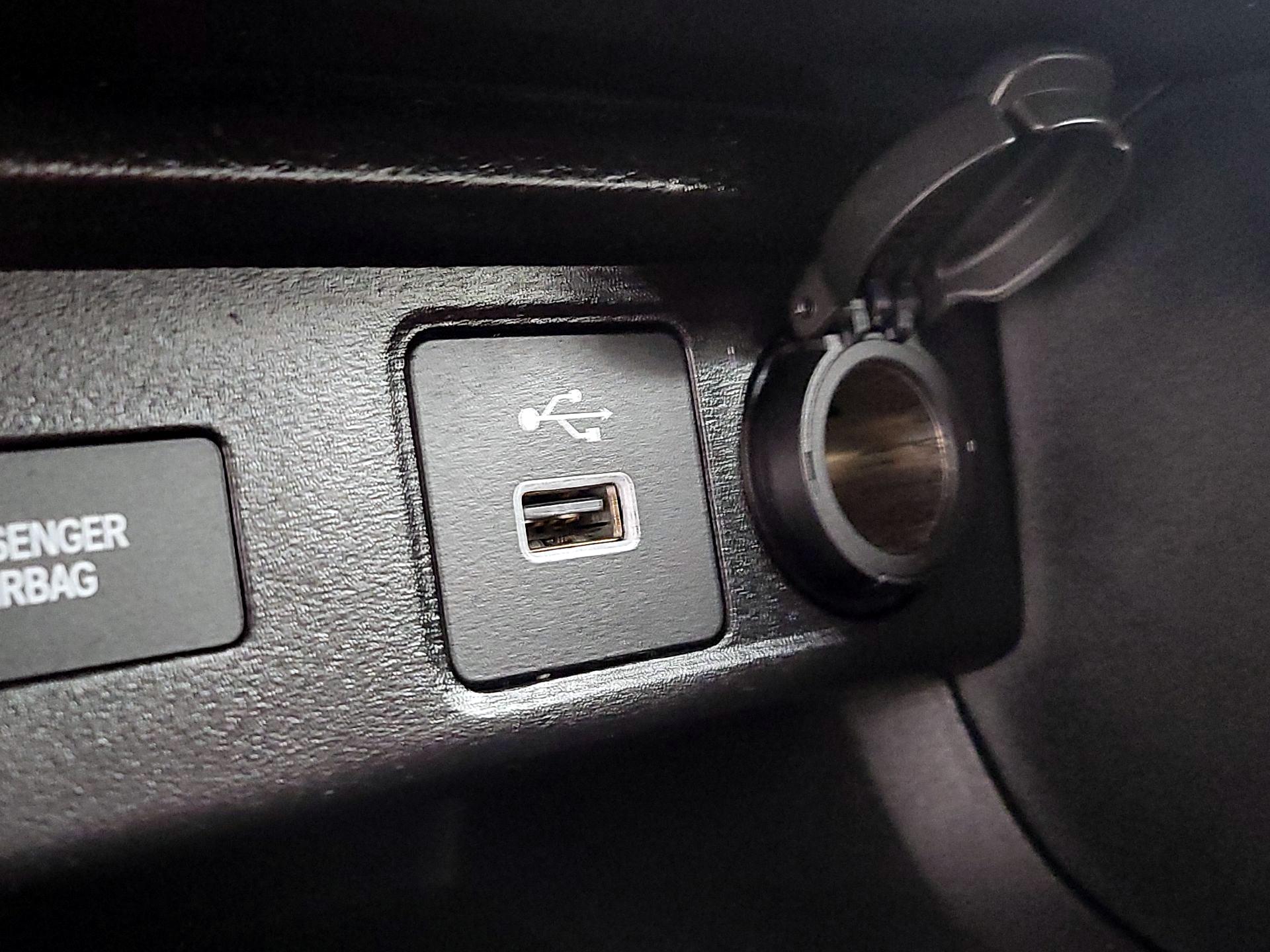 Thumbnail: 2023 Acura Integra - 18