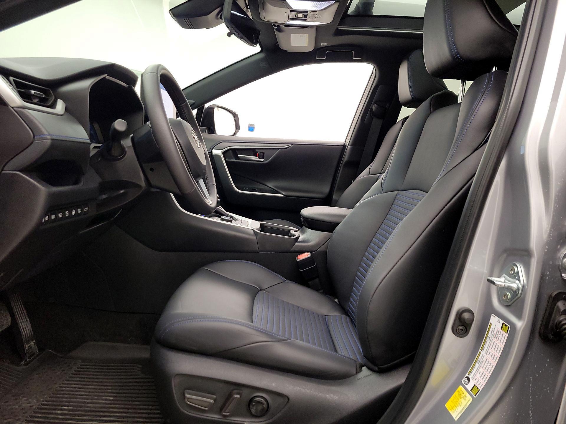 Thumbnail: 2025 Toyota RAV4 - 11