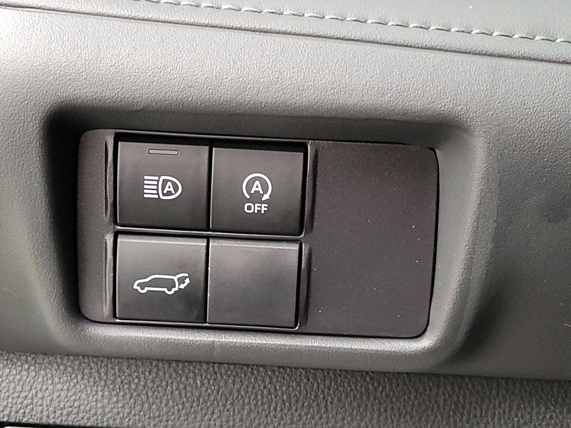 Thumbnail: 2023 Toyota Highlander - 13