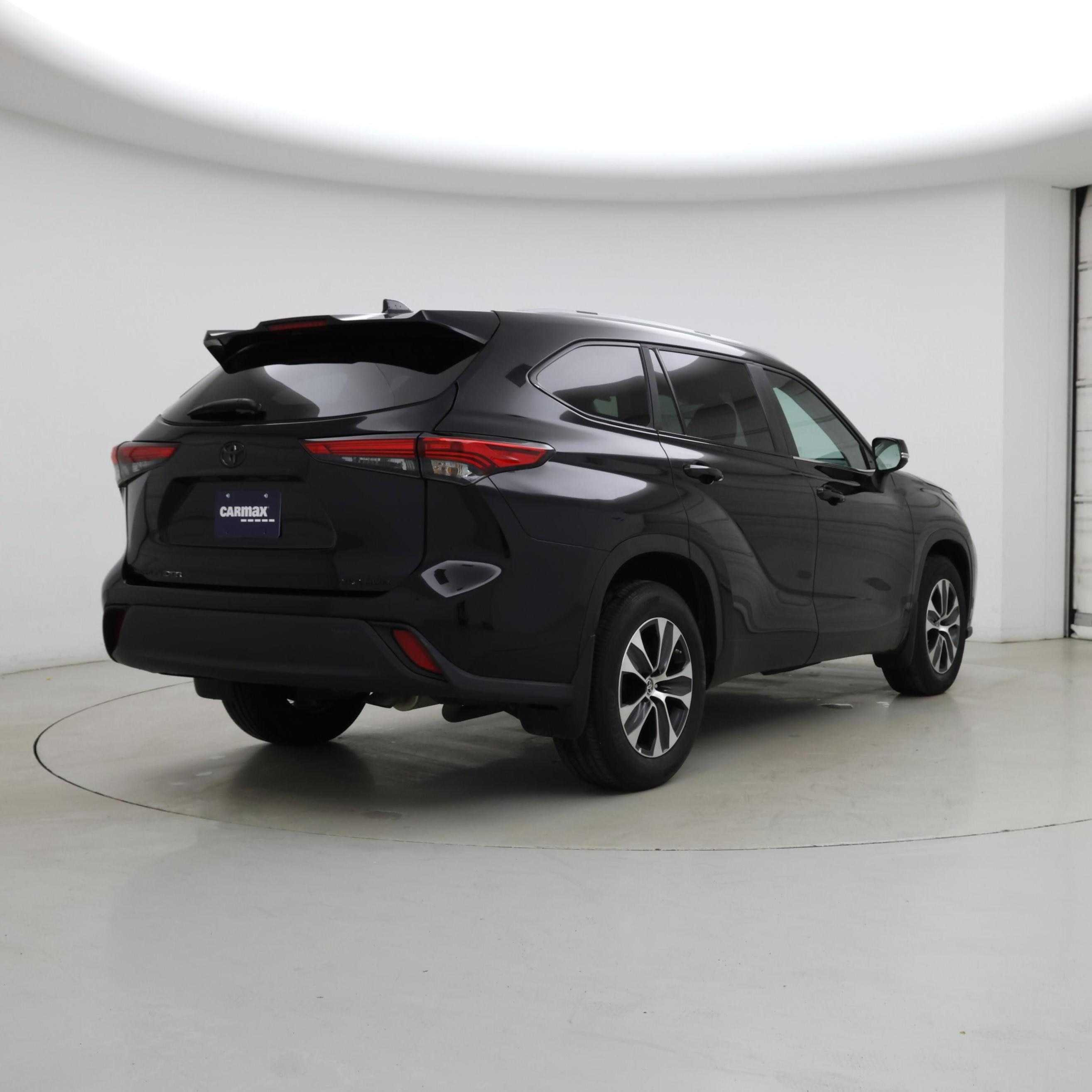 Thumbnail: 2023 Toyota Highlander - 8