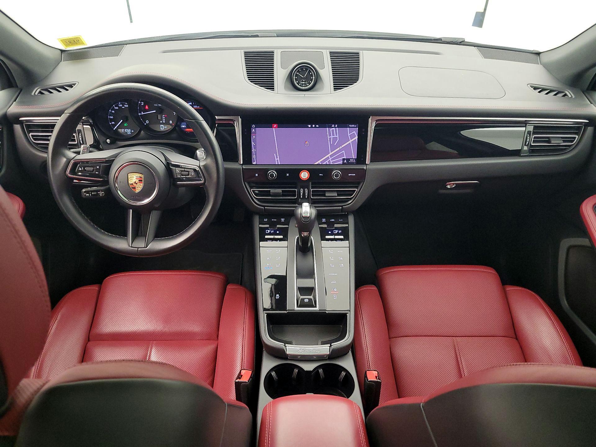 Thumbnail: 2023 Porsche Macan - 9