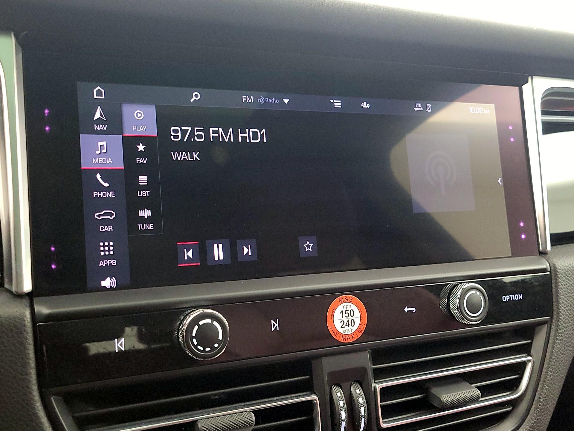 Thumbnail: 2023 Porsche Macan - 16