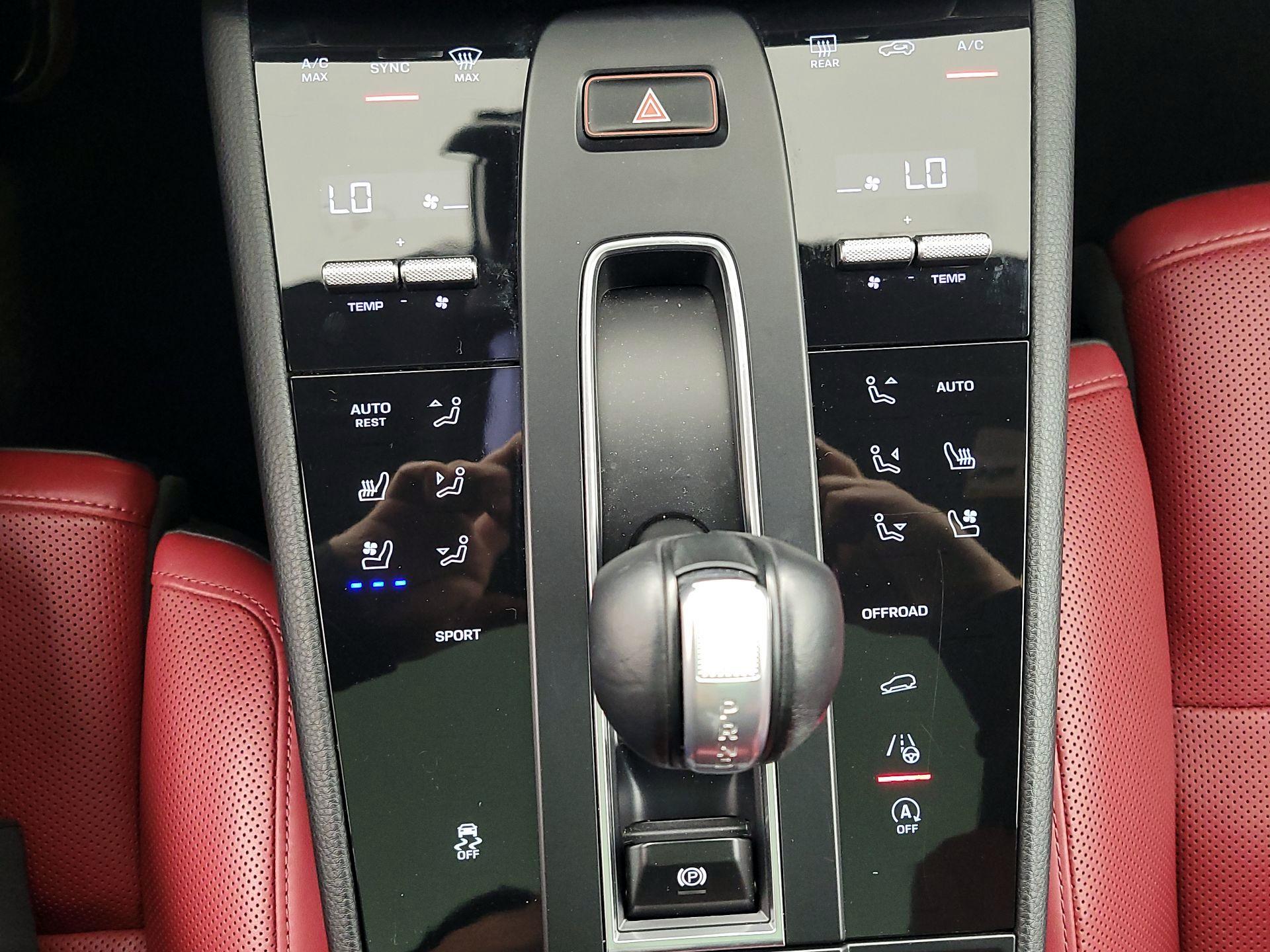 Thumbnail: 2023 Porsche Macan - 17