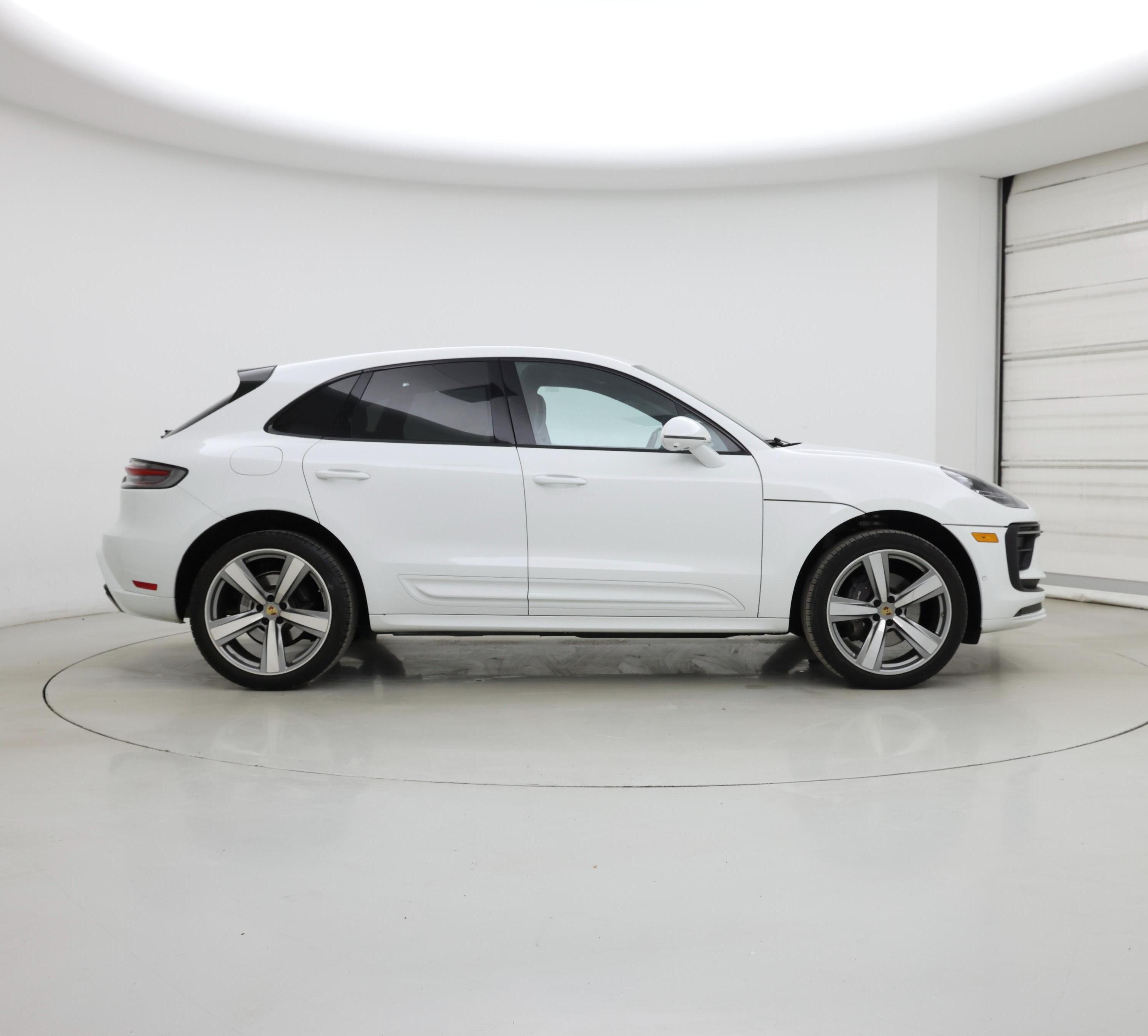 Thumbnail: 2023 Porsche Macan - 7