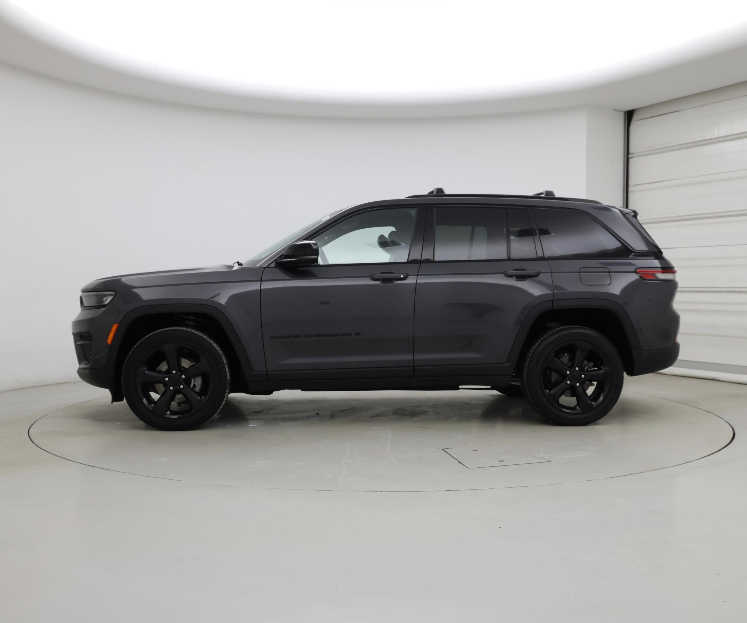 Thumbnail: 2022 Jeep Grand Cherokee - 3