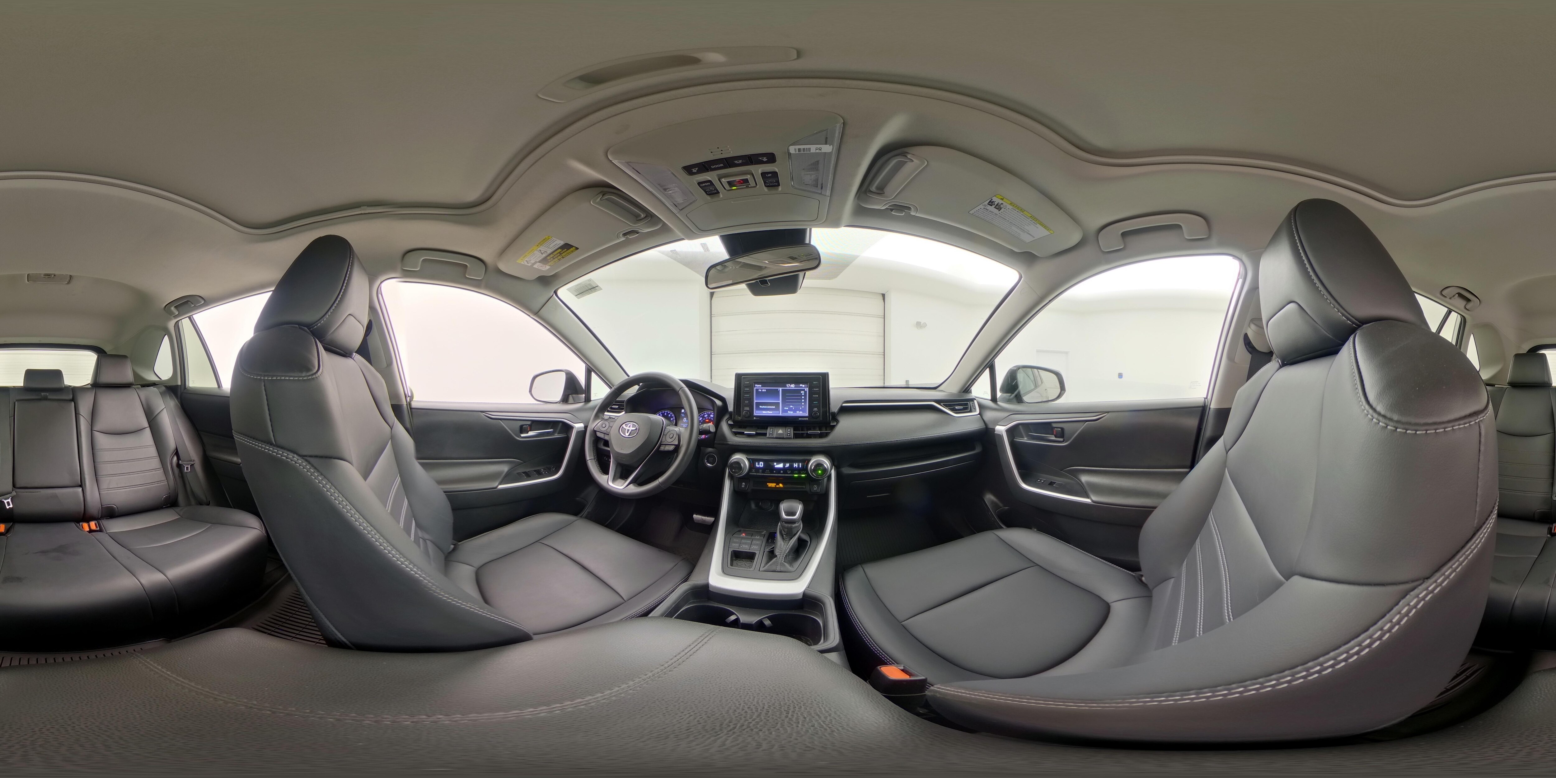 2020 Toyota RAV4 XLE Premium - Photo 25