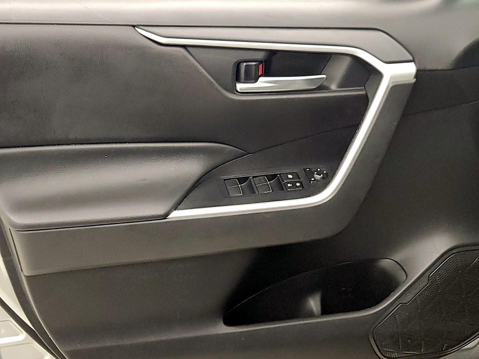 2020 Toyota RAV4 XLE Premium - Photo 13