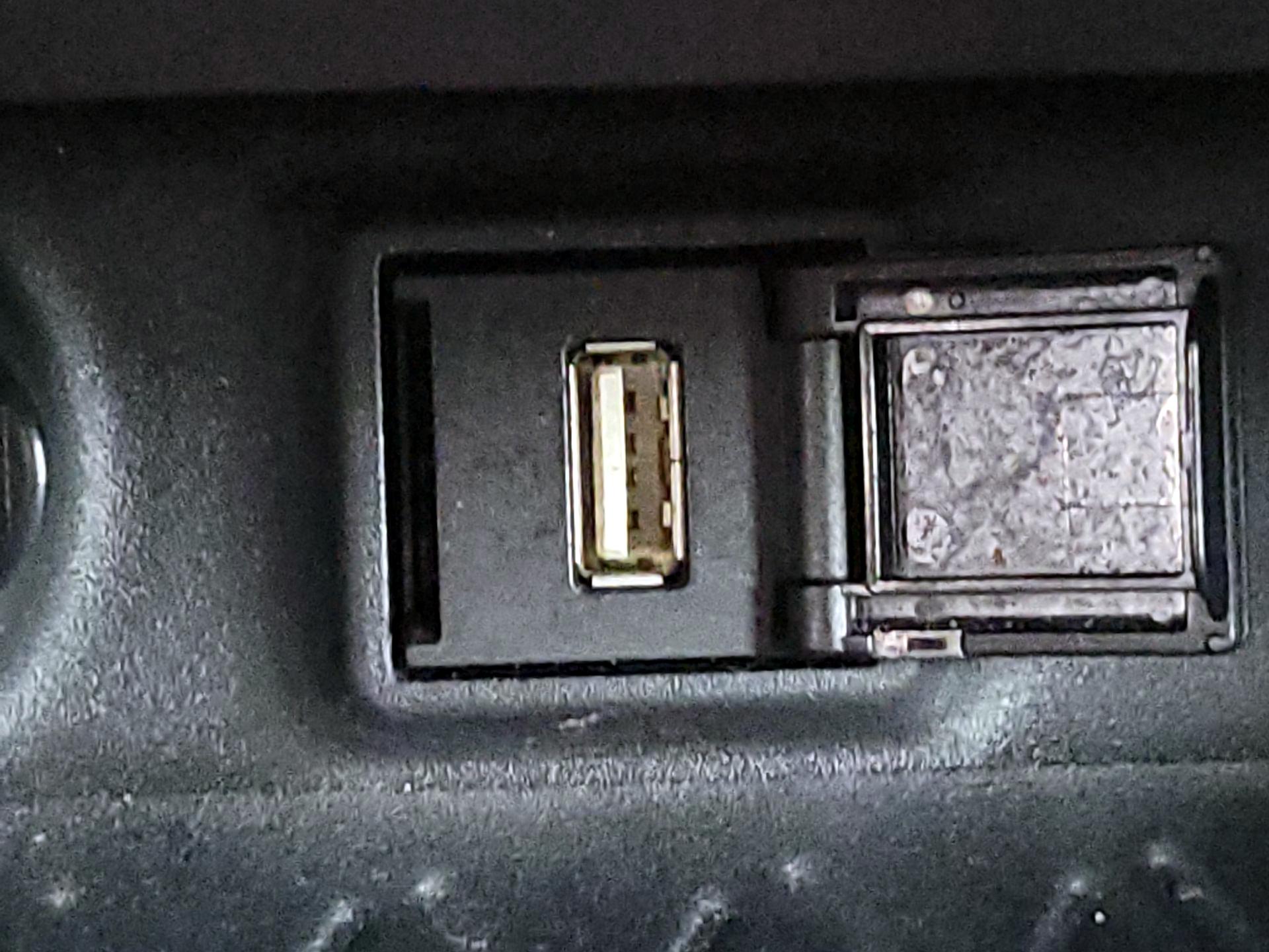 Thumbnail: 2020 Toyota RAV4 - 18