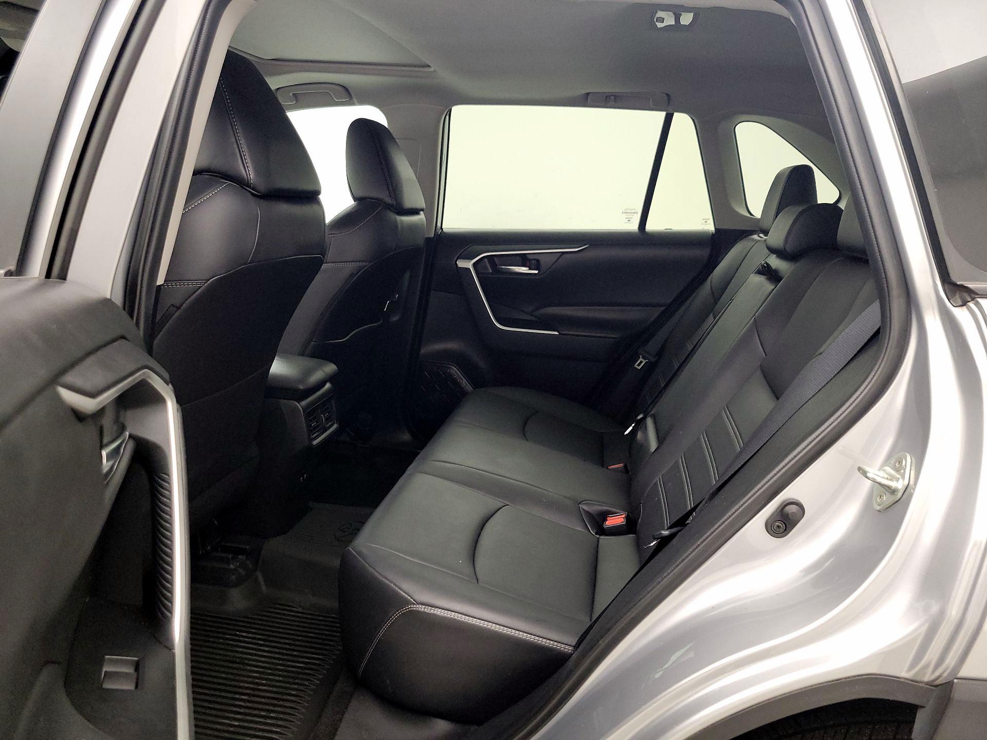 Thumbnail: 2020 Toyota RAV4 - 20