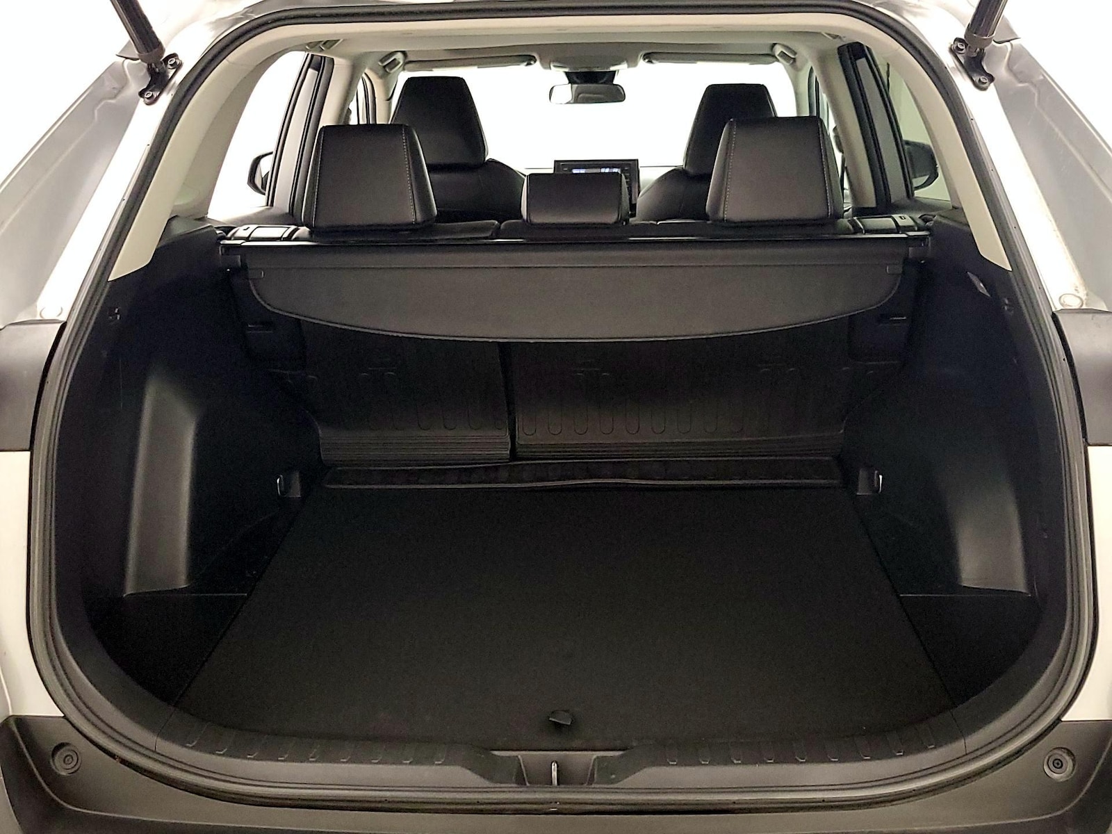 2020 Toyota RAV4 XLE Premium - Photo 22