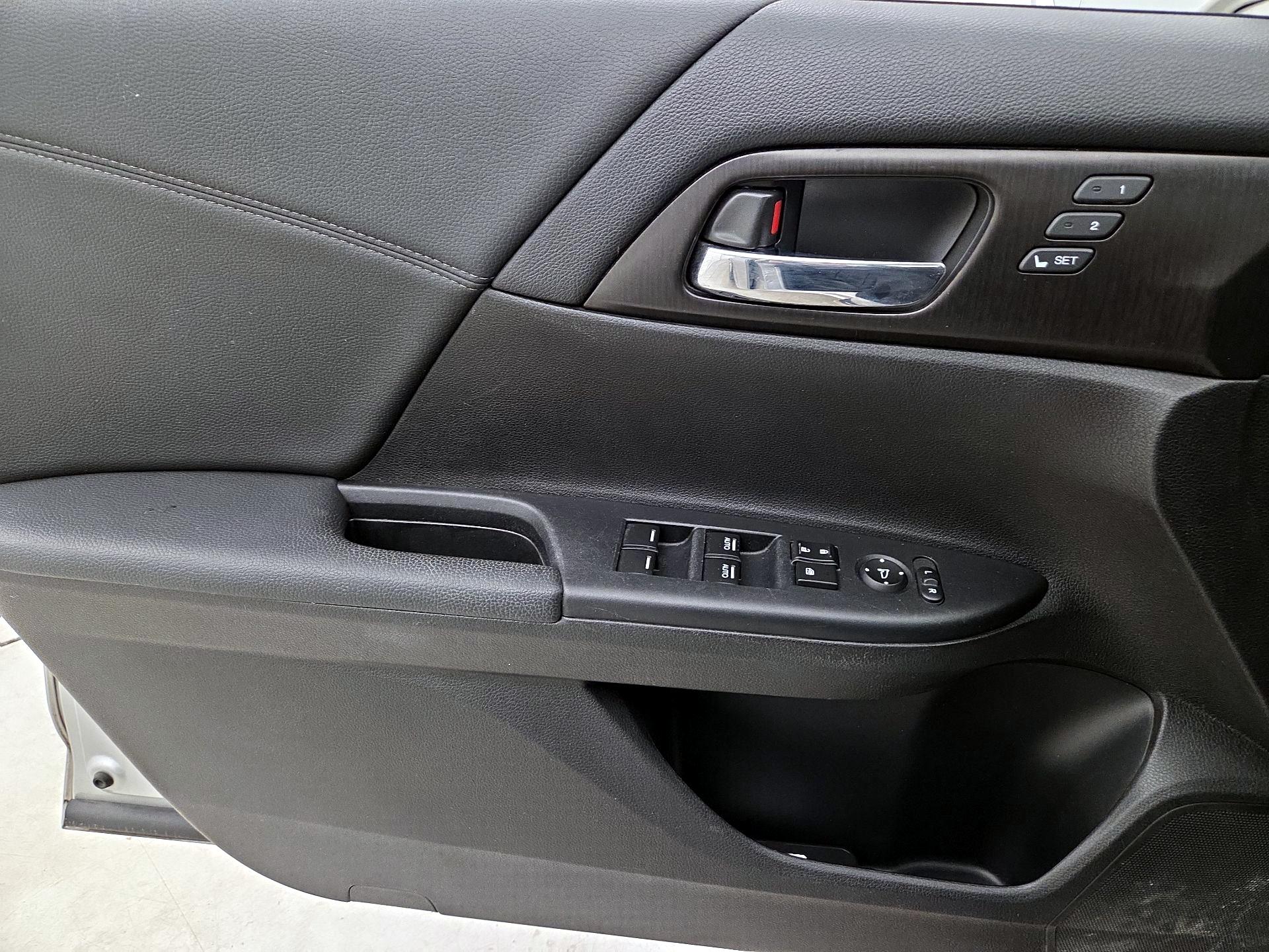 Thumbnail: 2015 Honda Accord - 12