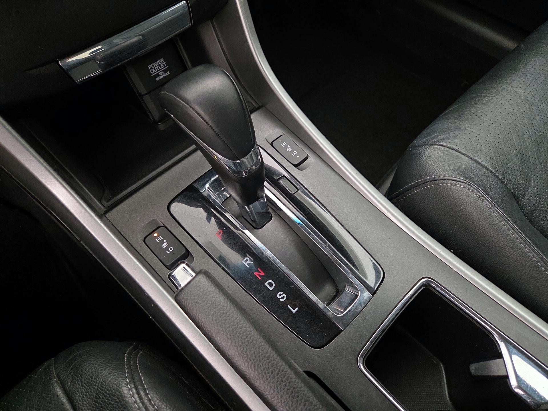 Thumbnail: 2015 Honda Accord - 16