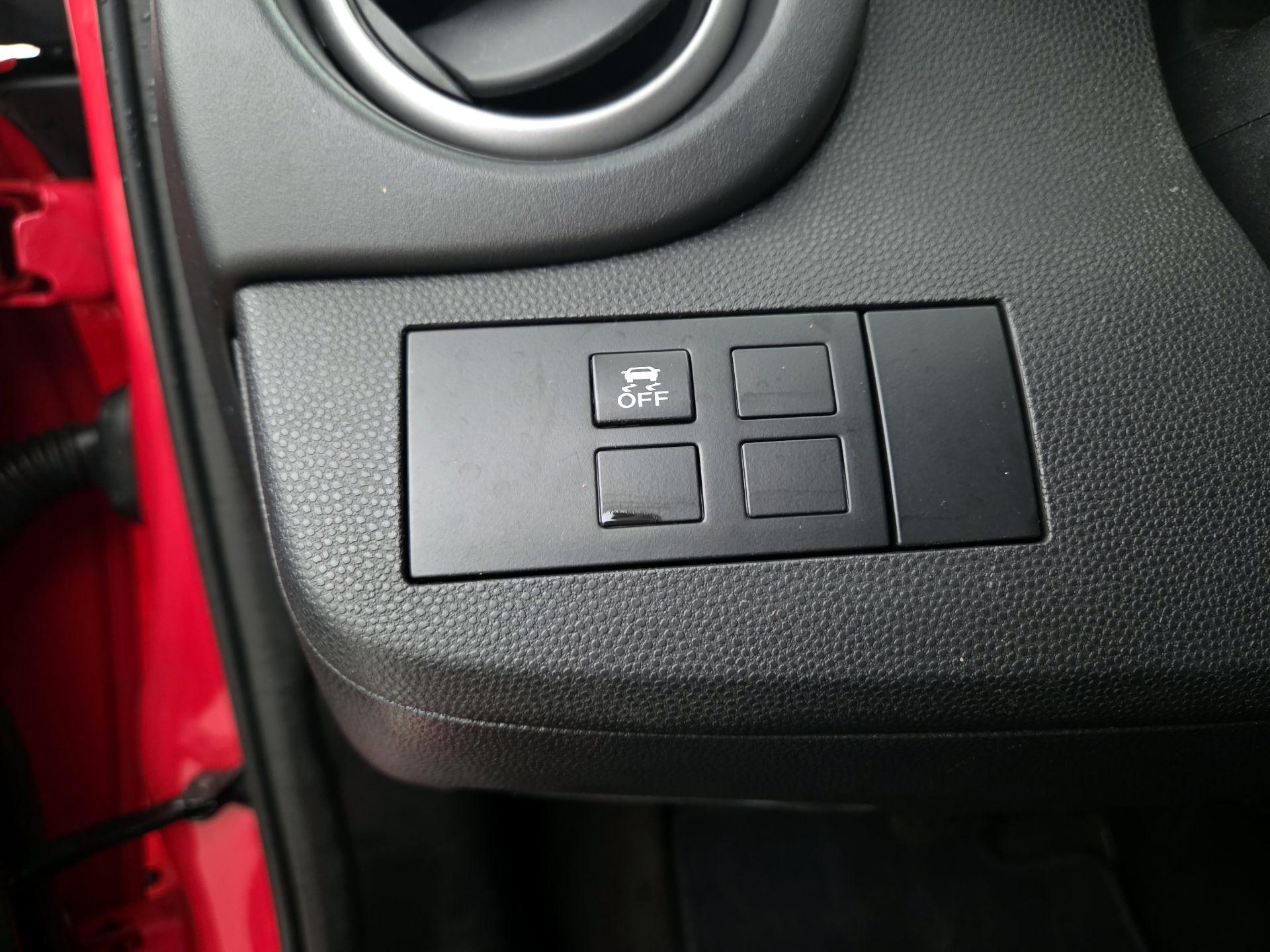 Thumbnail: 2014 Mazda Mazda2 - 13