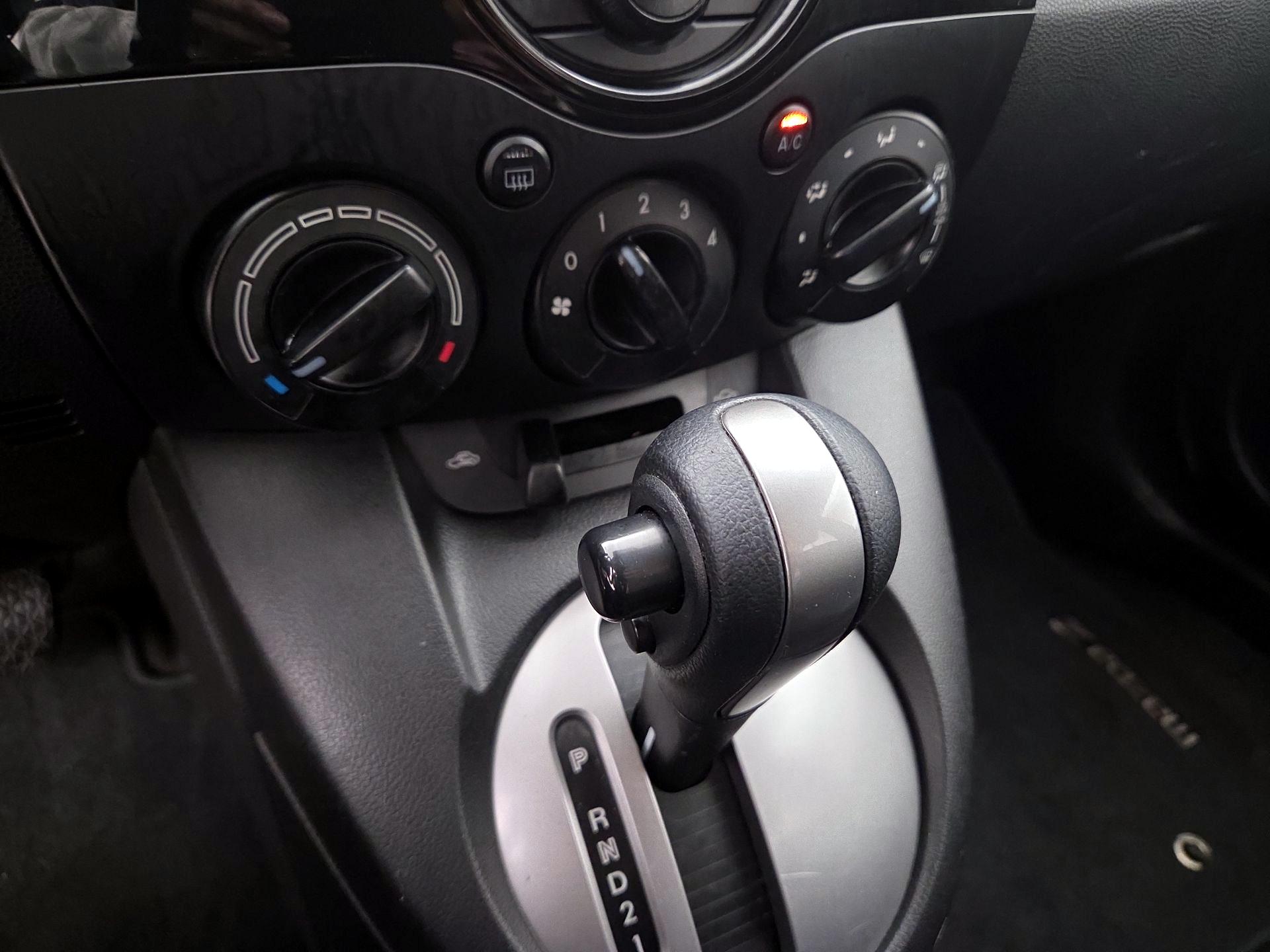 Thumbnail: 2014 Mazda Mazda2 - 15