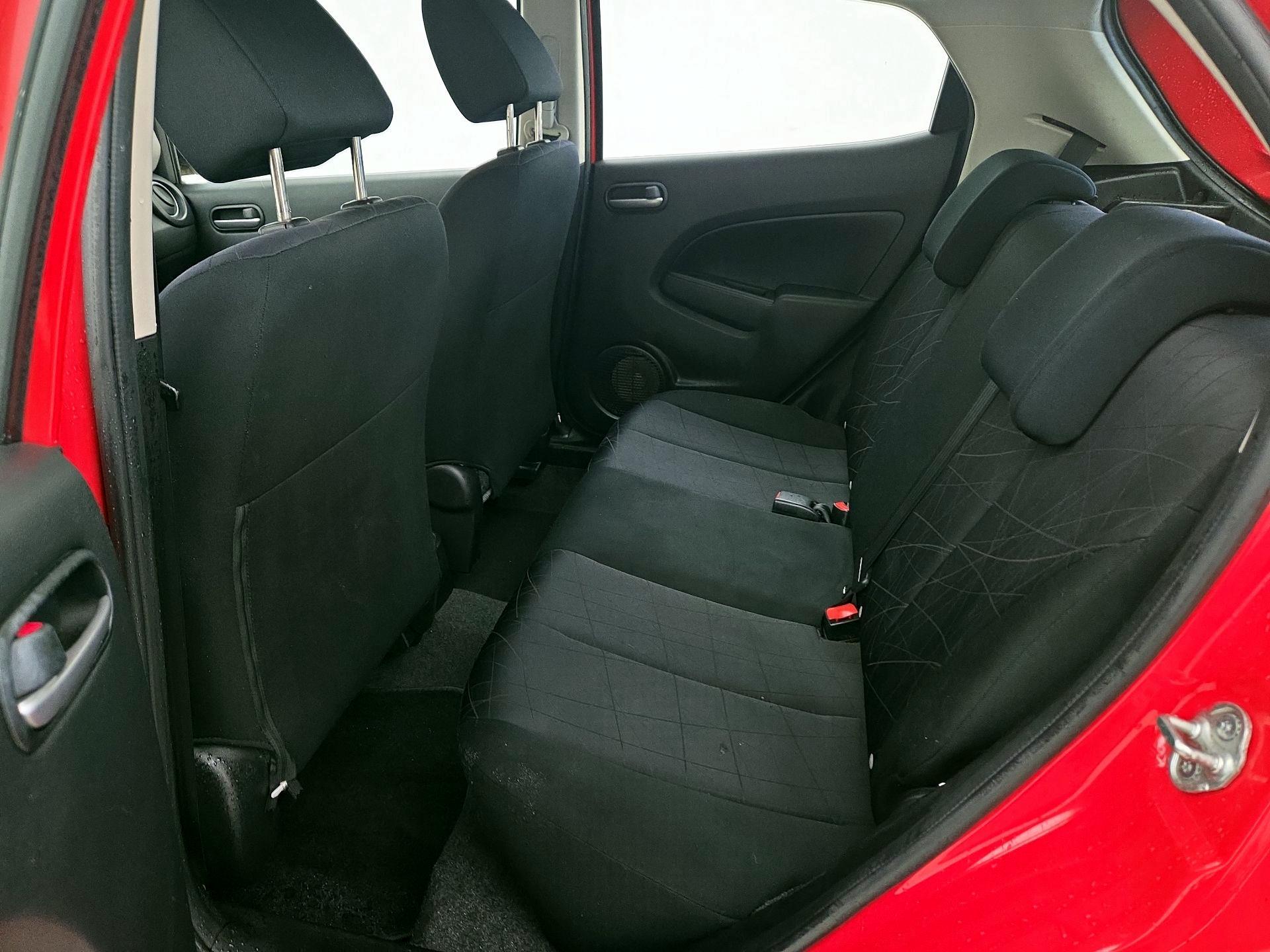 Thumbnail: 2014 Mazda Mazda2 - 18