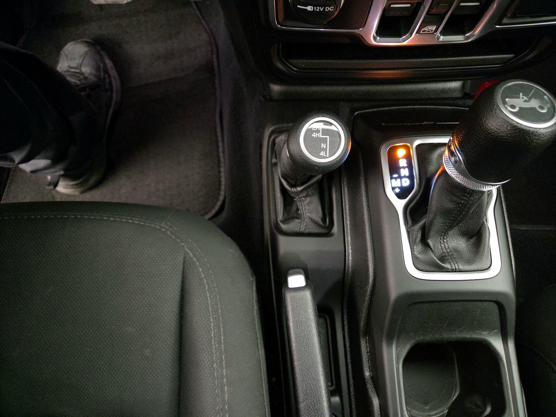 Thumbnail: 2018 Jeep Wrangler - 17