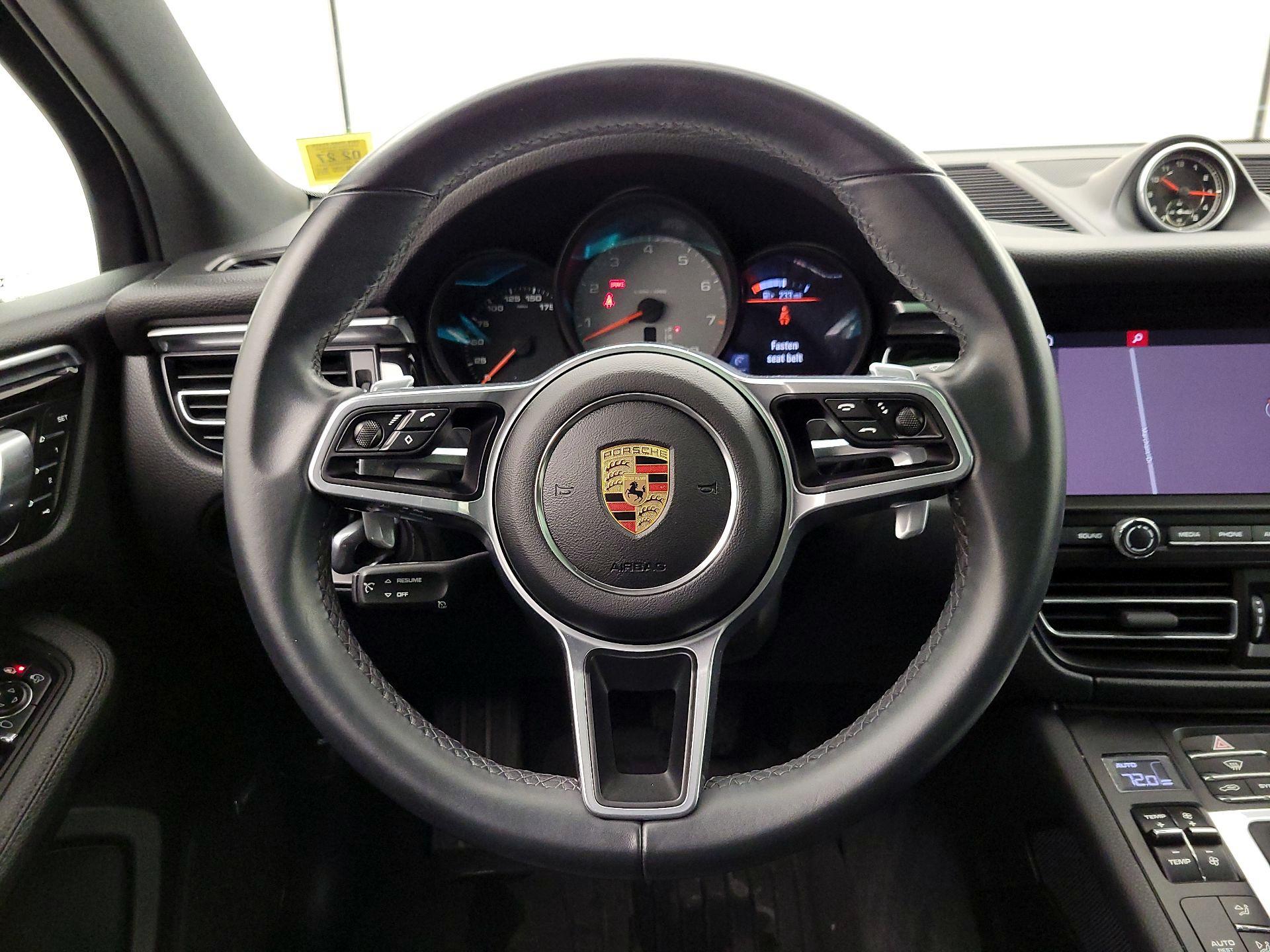 Thumbnail: 2020 Porsche Macan - 10