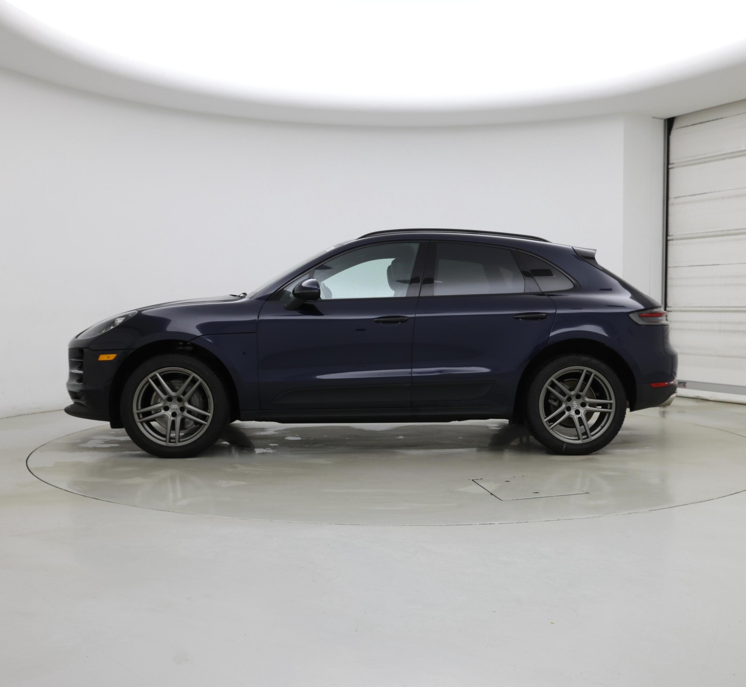 Thumbnail: 2020 Porsche Macan - 3