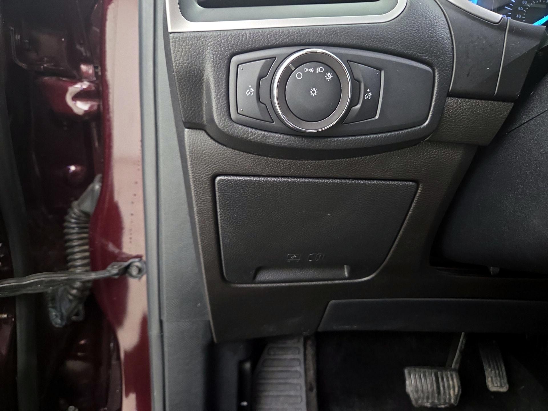 Thumbnail: 2018 Ford Edge - 13