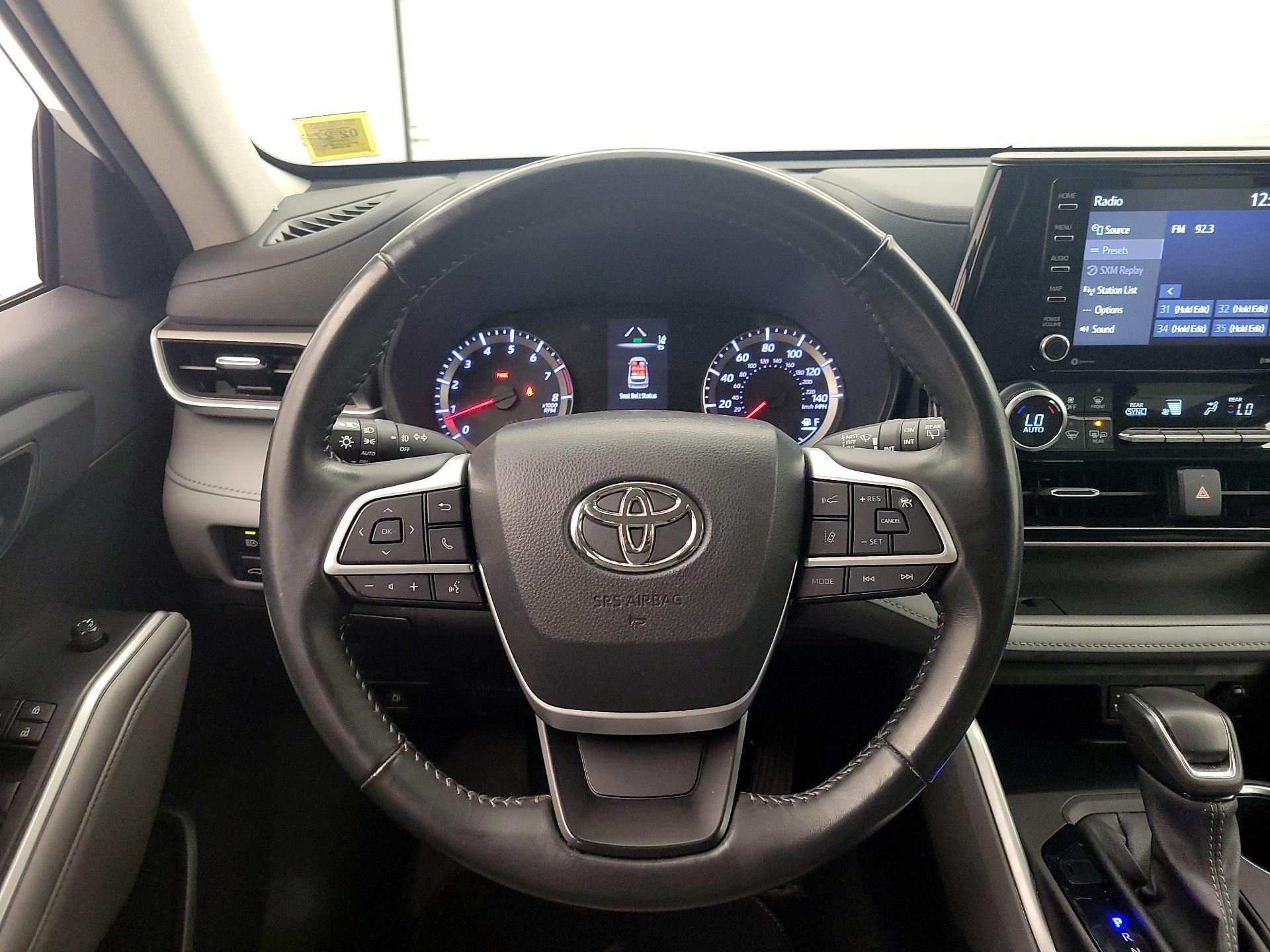 Thumbnail: 2022 Toyota Highlander - 10