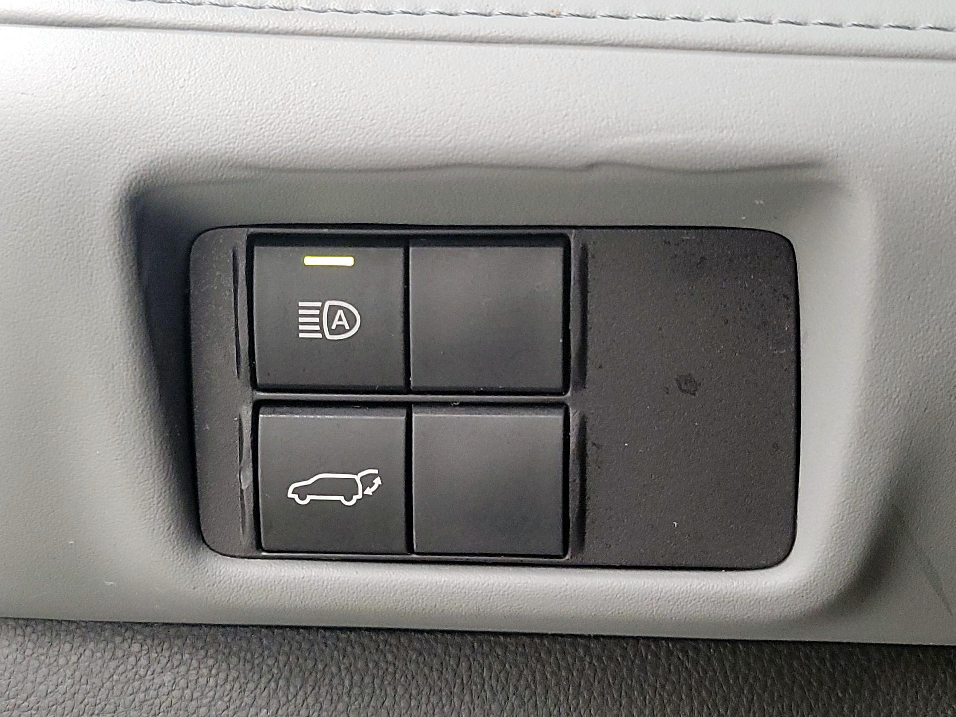 Thumbnail: 2022 Toyota Highlander - 13