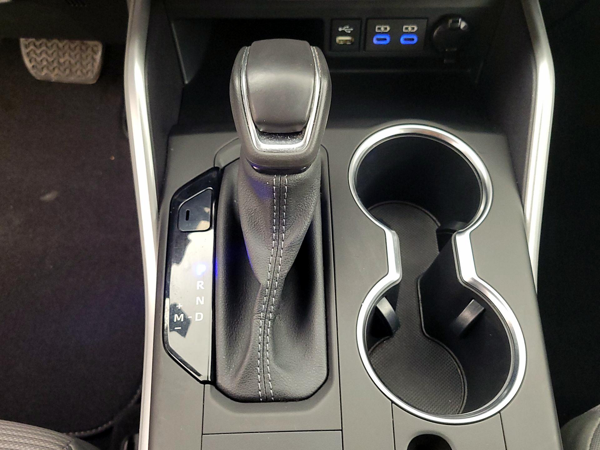 Thumbnail: 2022 Toyota Highlander - 17