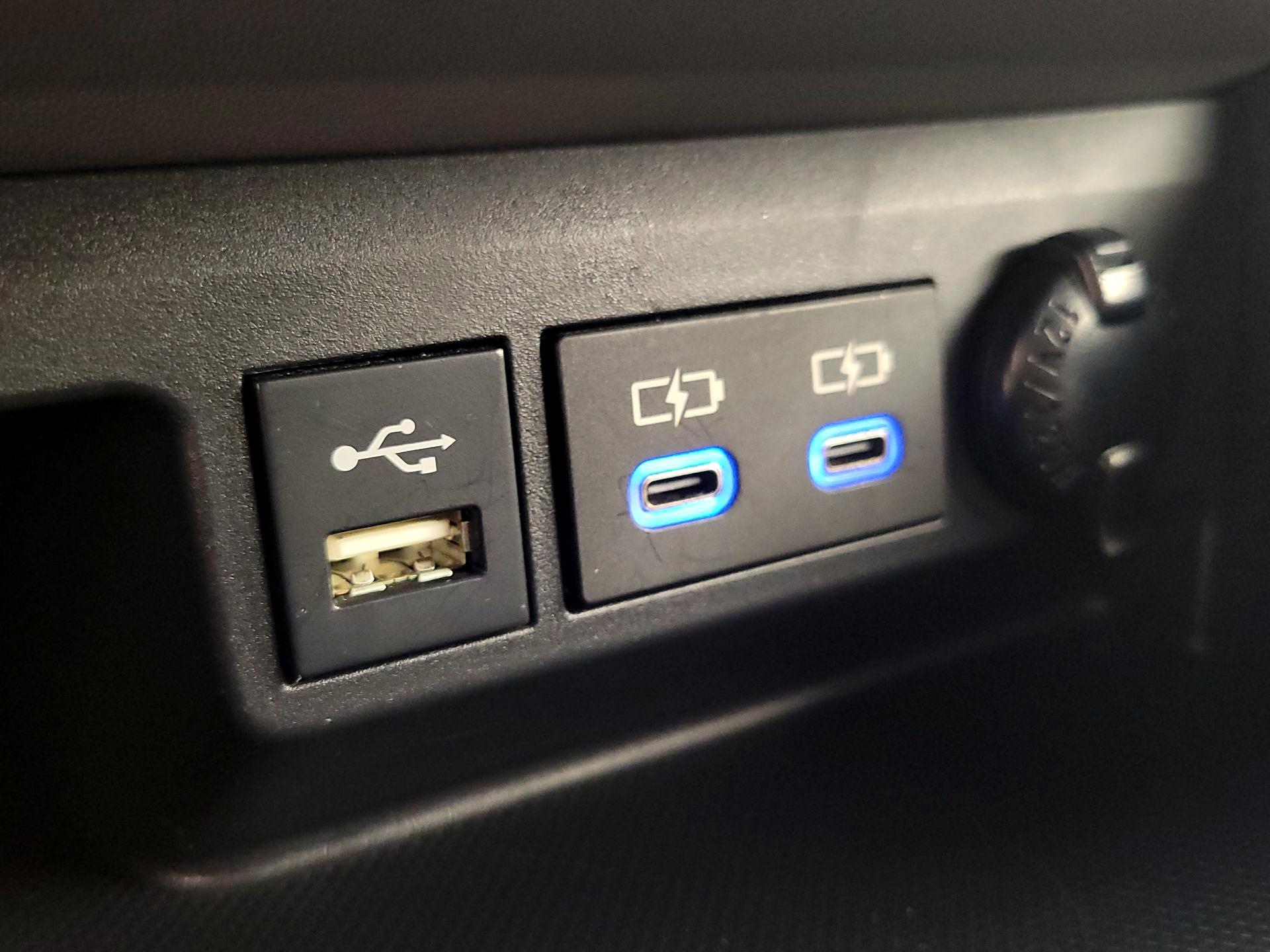 Thumbnail: 2022 Toyota Highlander - 18