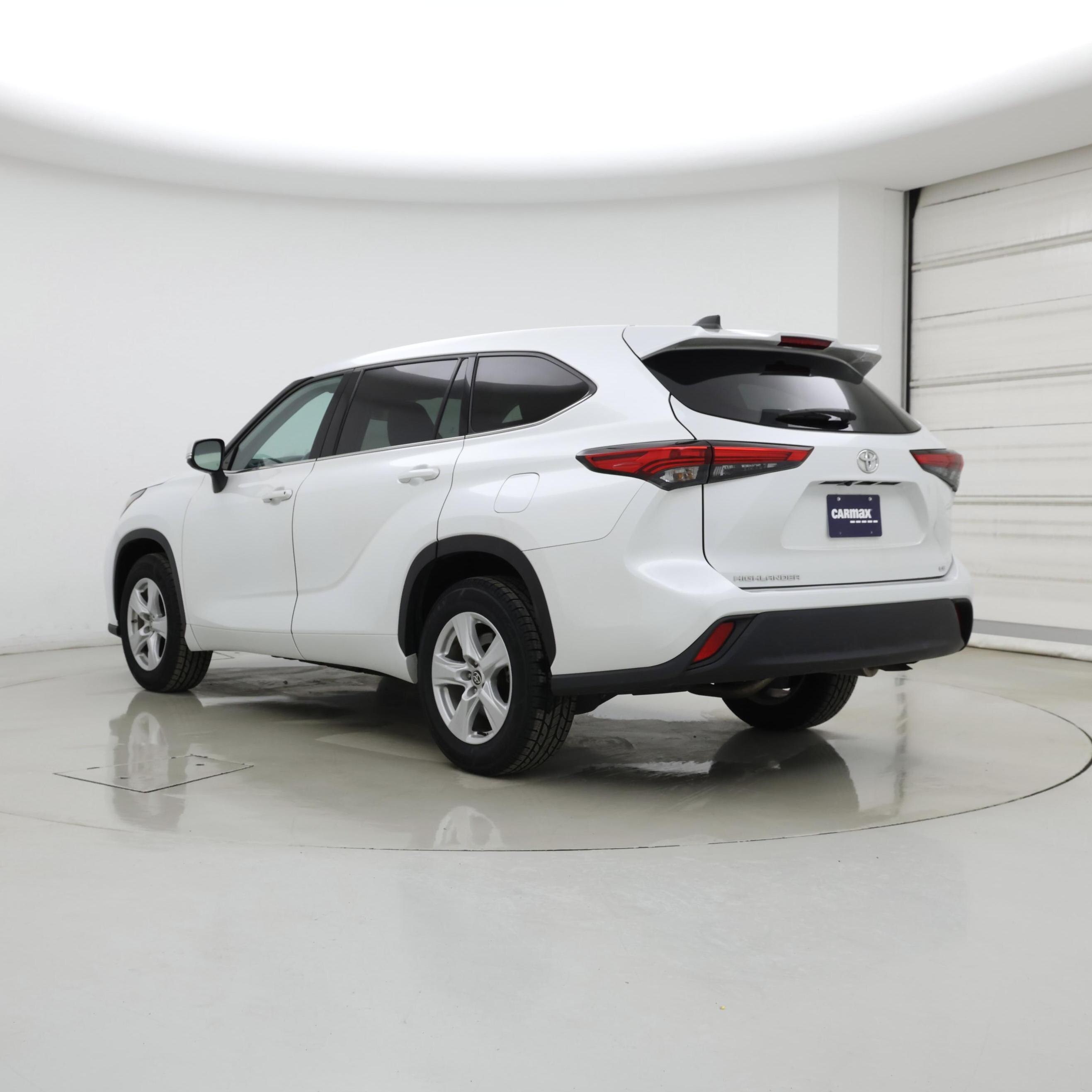 Thumbnail: 2022 Toyota Highlander - 2