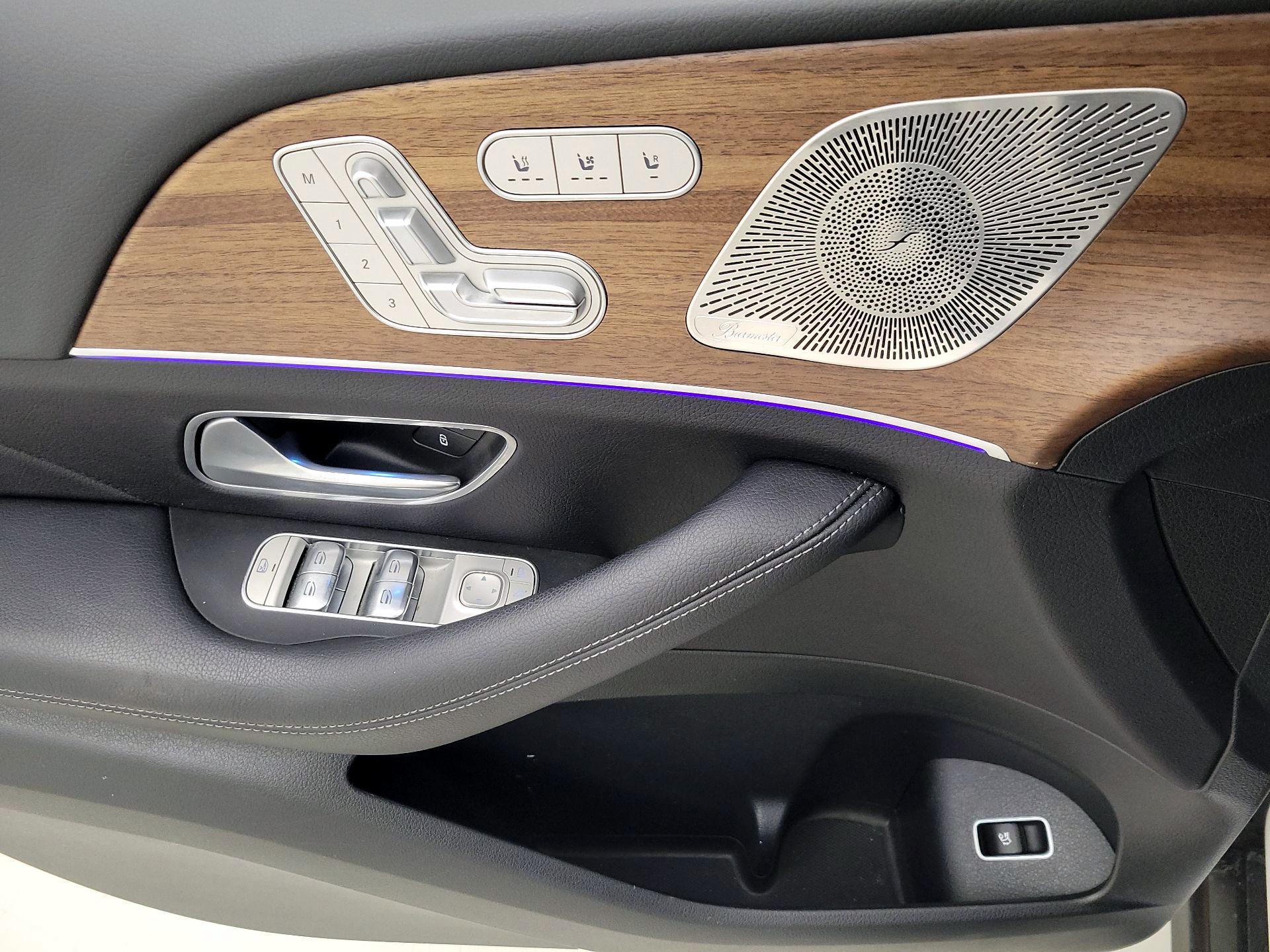 Thumbnail: 2025 Mercedes-Benz GLE - 12