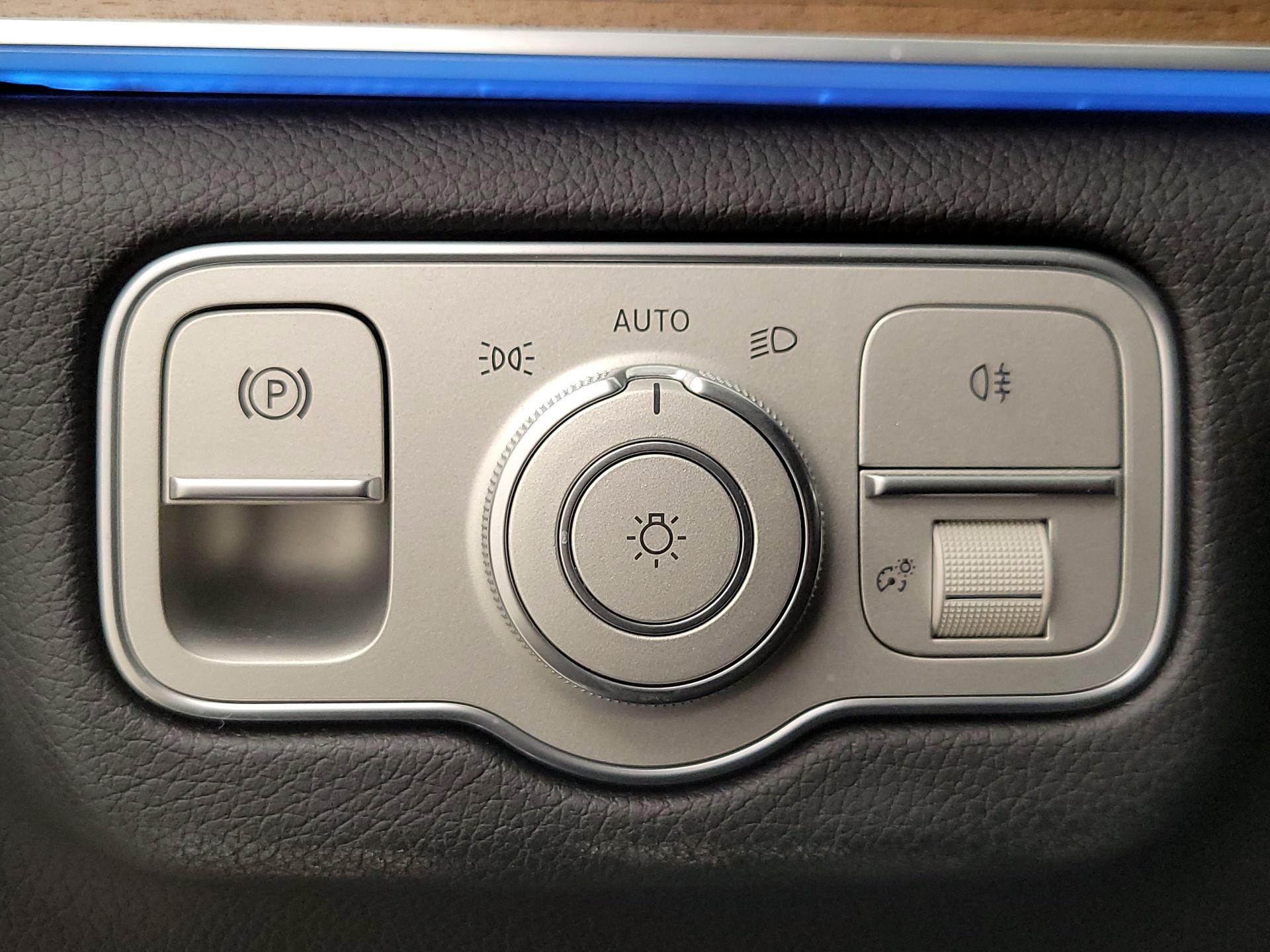 Thumbnail: 2025 Mercedes-Benz GLE - 13