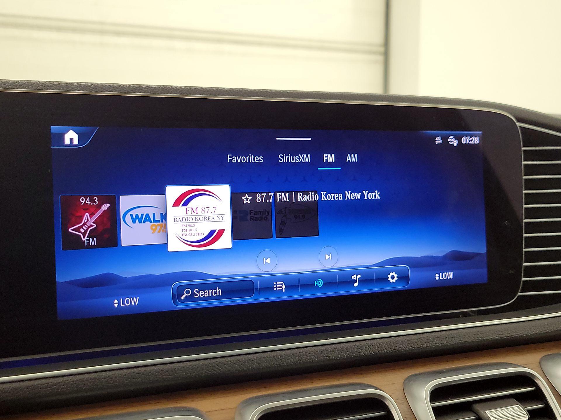 Thumbnail: 2025 Mercedes-Benz GLE - 16