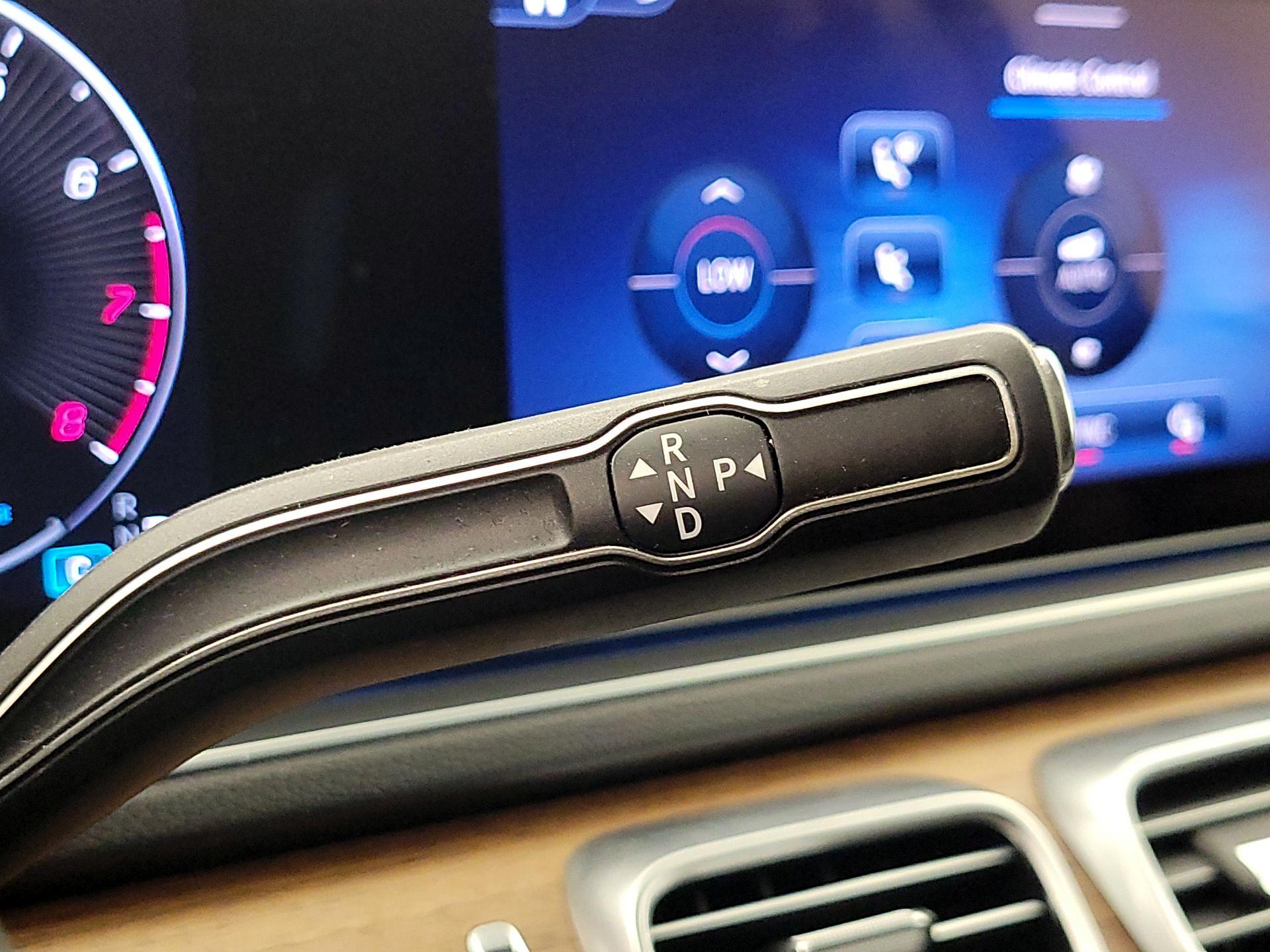 Thumbnail: 2025 Mercedes-Benz GLE - 18