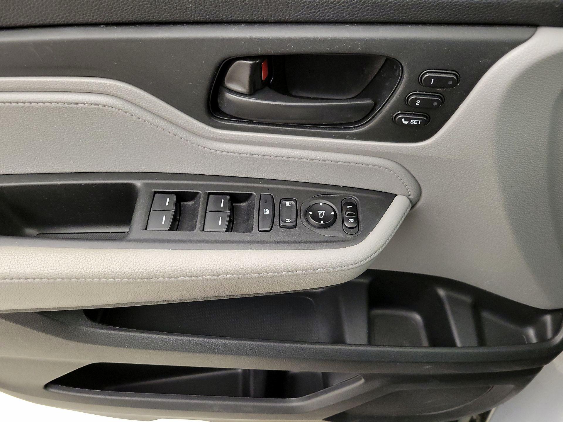 Thumbnail: 2021 Honda Odyssey - 12