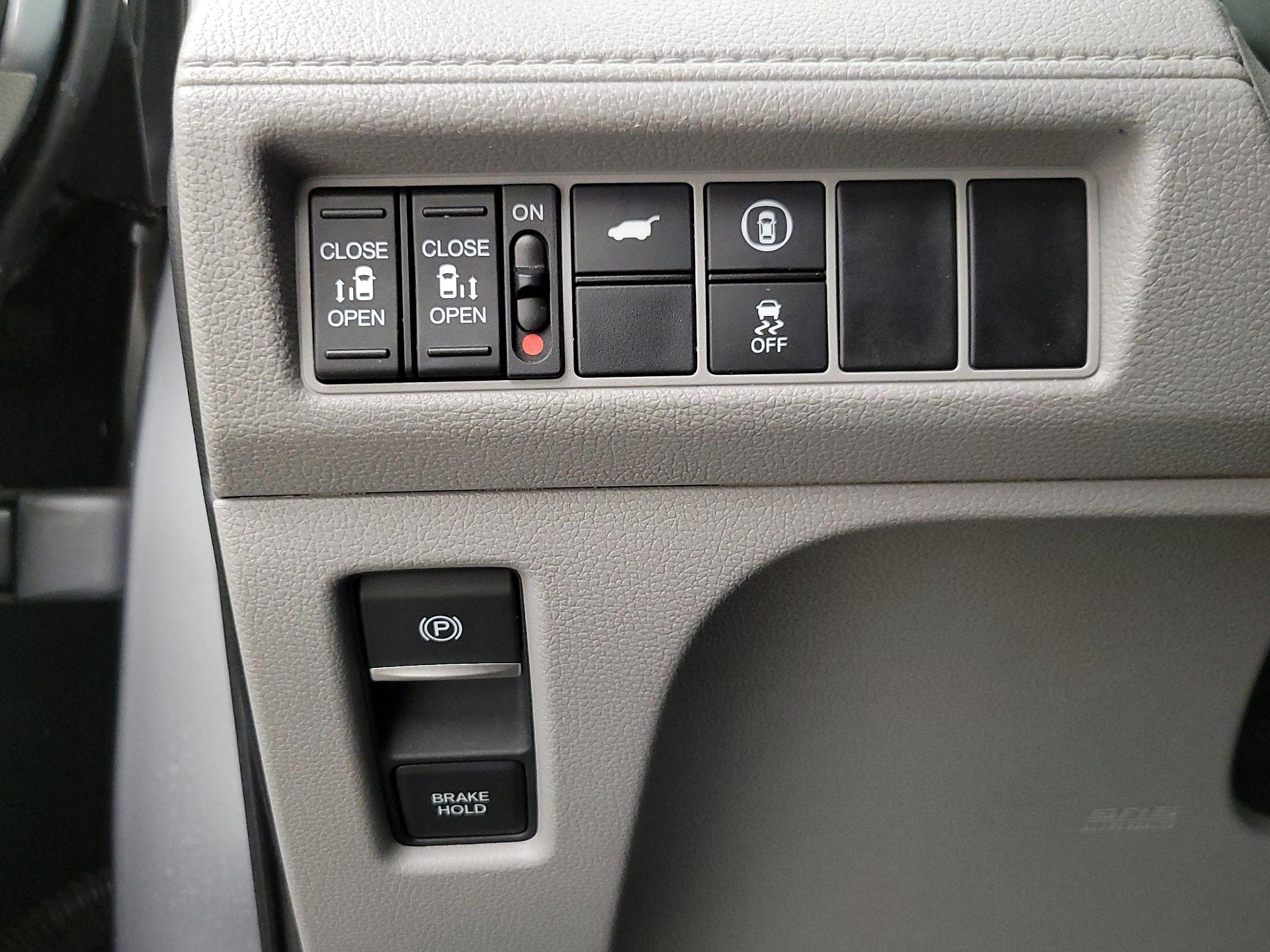 Thumbnail: 2021 Honda Odyssey - 13