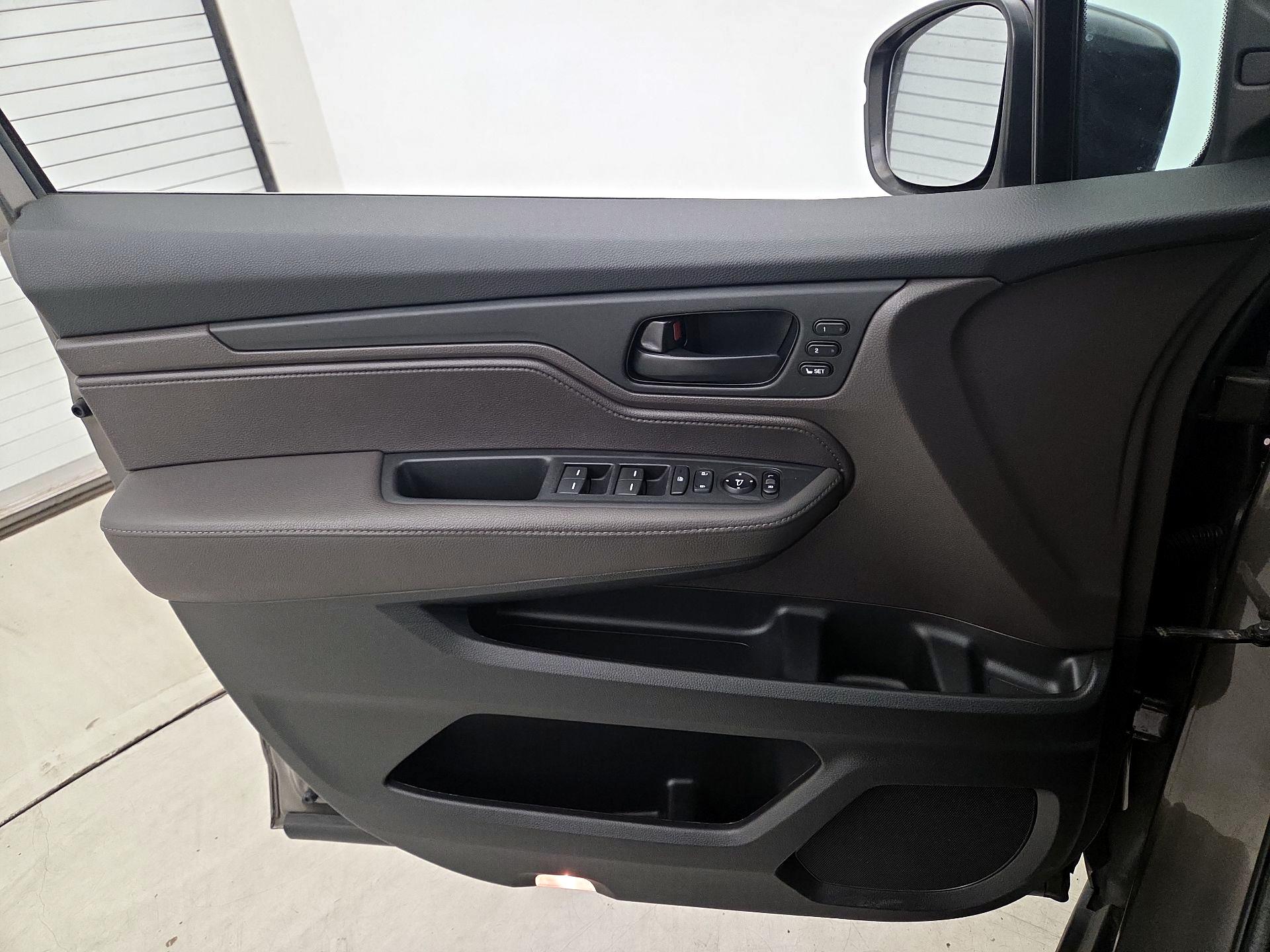 Thumbnail: 2020 Honda Odyssey - 12